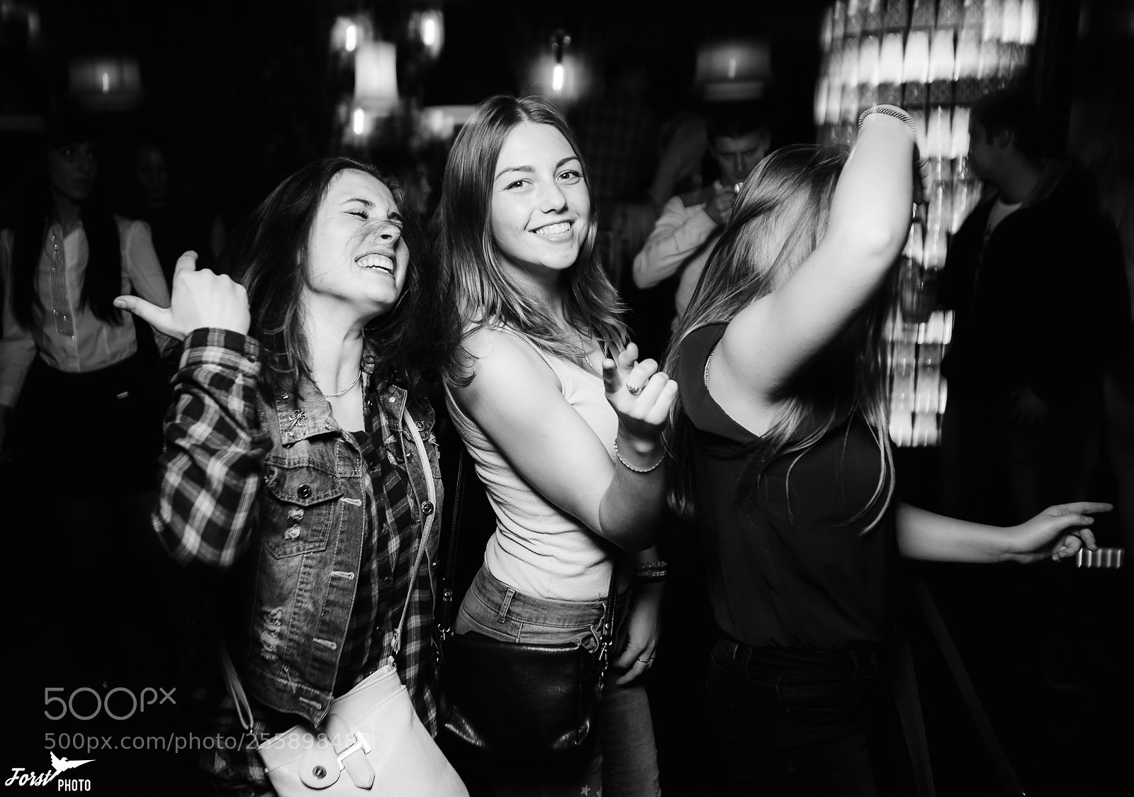 Canon EOS 6D sample photo. Nightclub photography