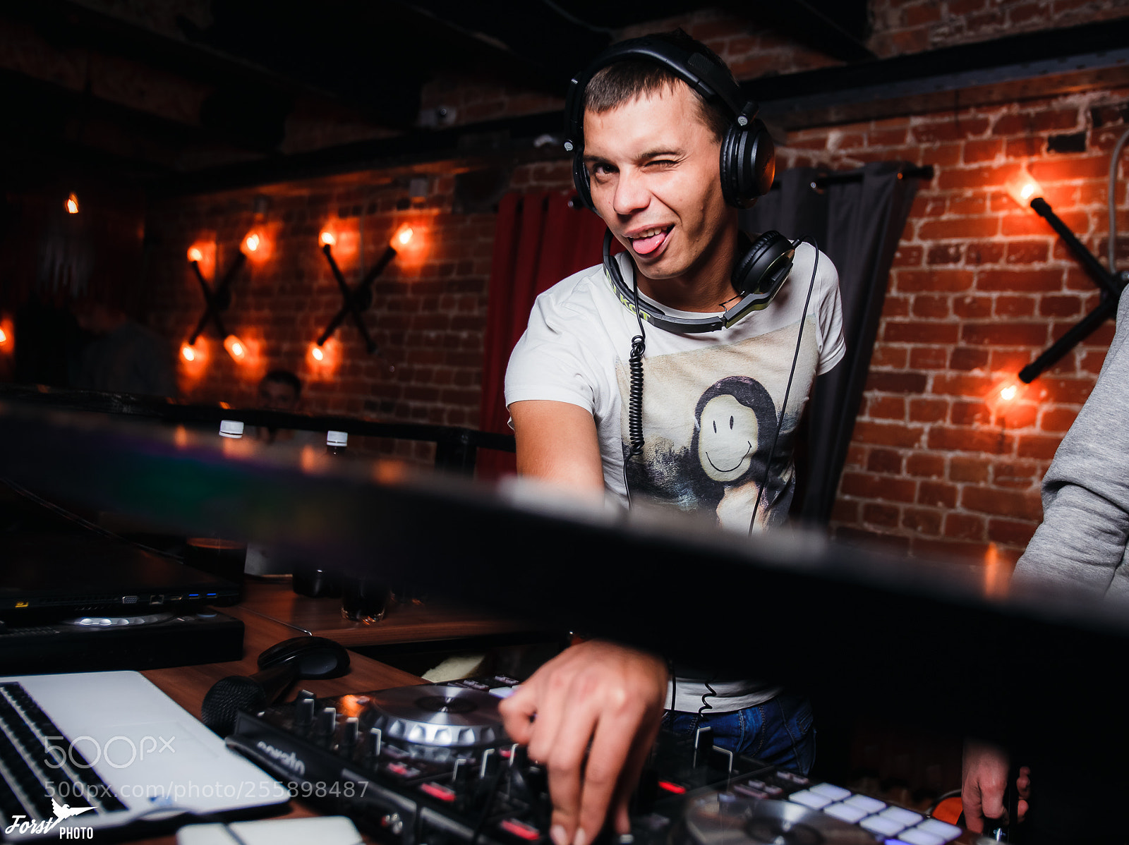 Canon EOS 6D sample photo. Nightclub photography