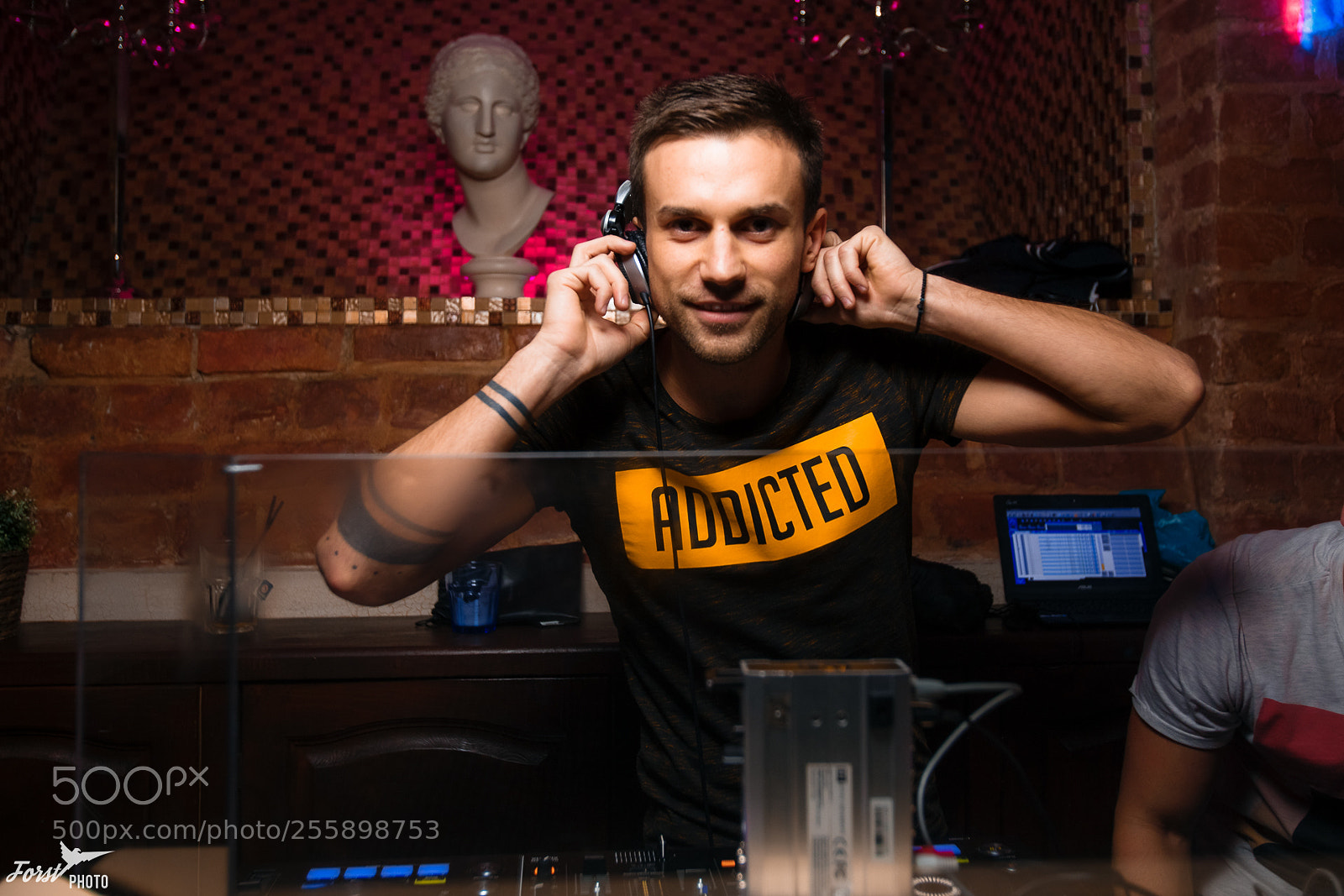 Canon EOS 6D sample photo. Nightclub photography
