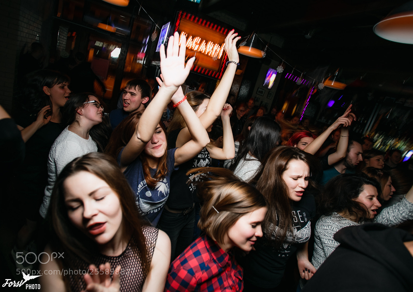 Canon EOS 6D sample photo. Nightclub photography