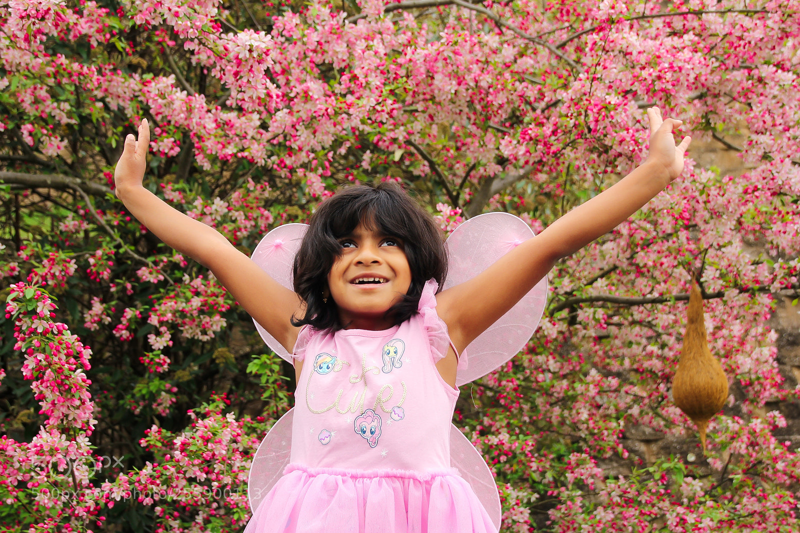 Canon EOS 60D sample photo. Little girl in front photography