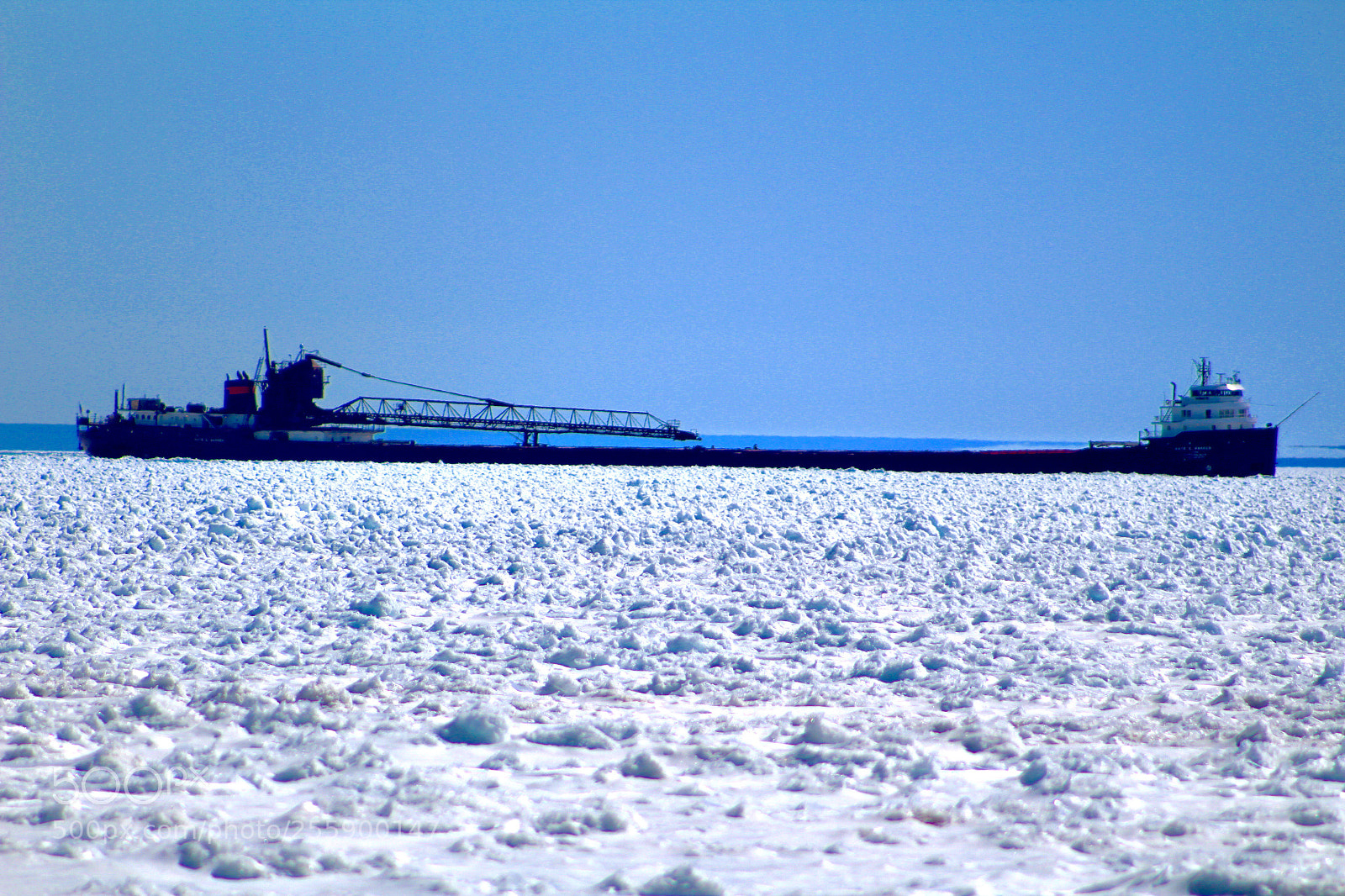 Canon EOS 1300D (EOS Rebel T6 / EOS Kiss X80) sample photo. Stuck in the ice photography