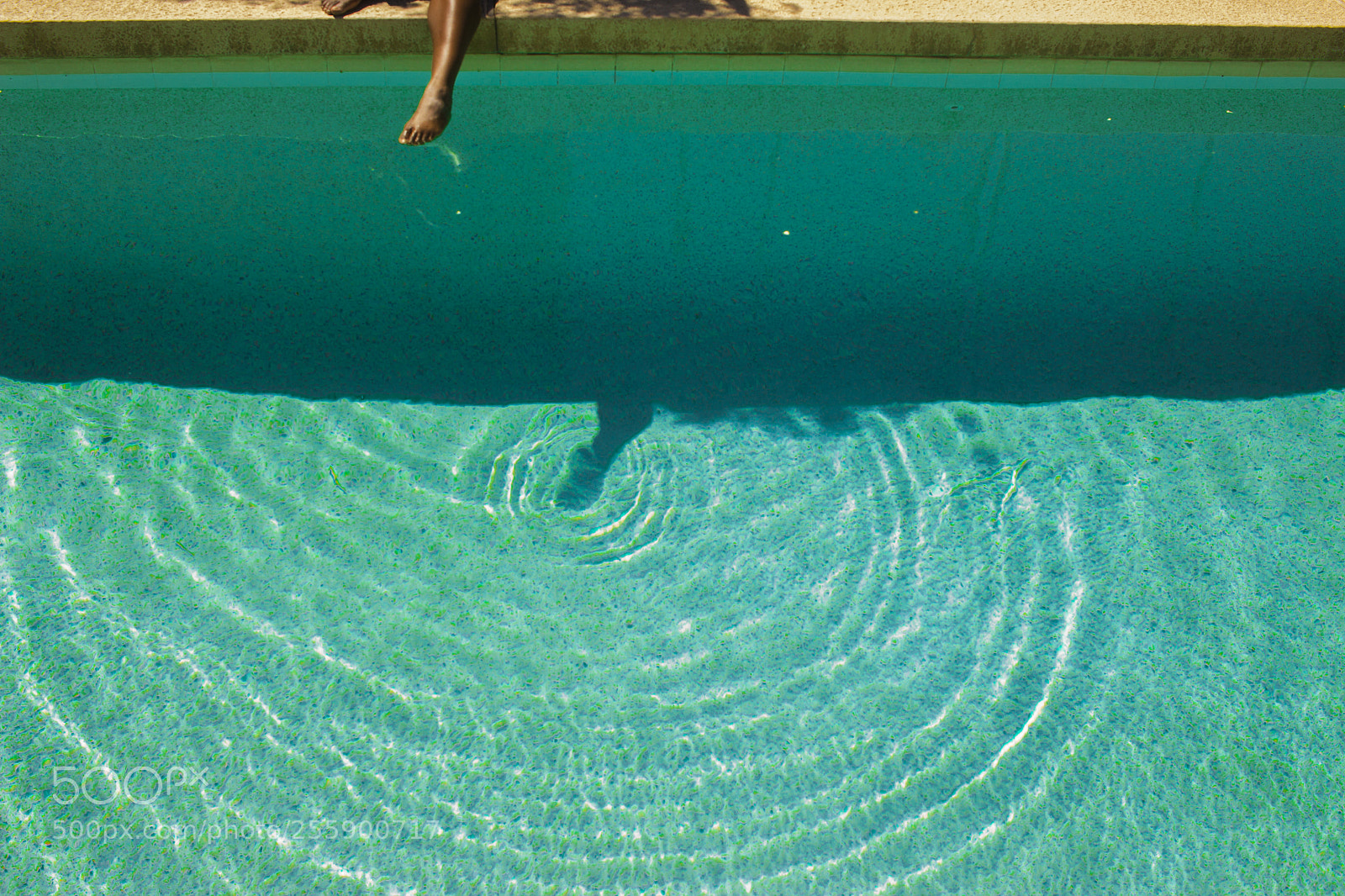 Canon EOS 600D (Rebel EOS T3i / EOS Kiss X5) sample photo. Poolside photography