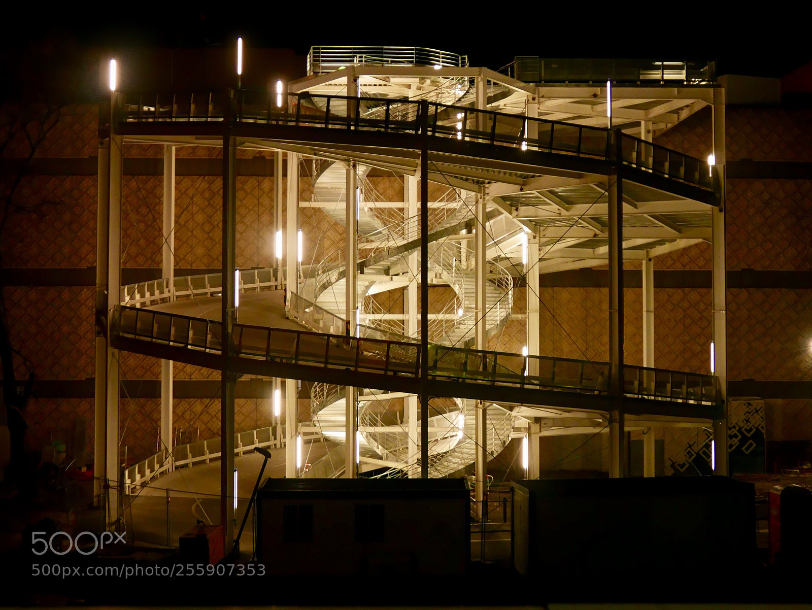 Panasonic Lumix DMC-LX100 sample photo. Ronde de nuit photography