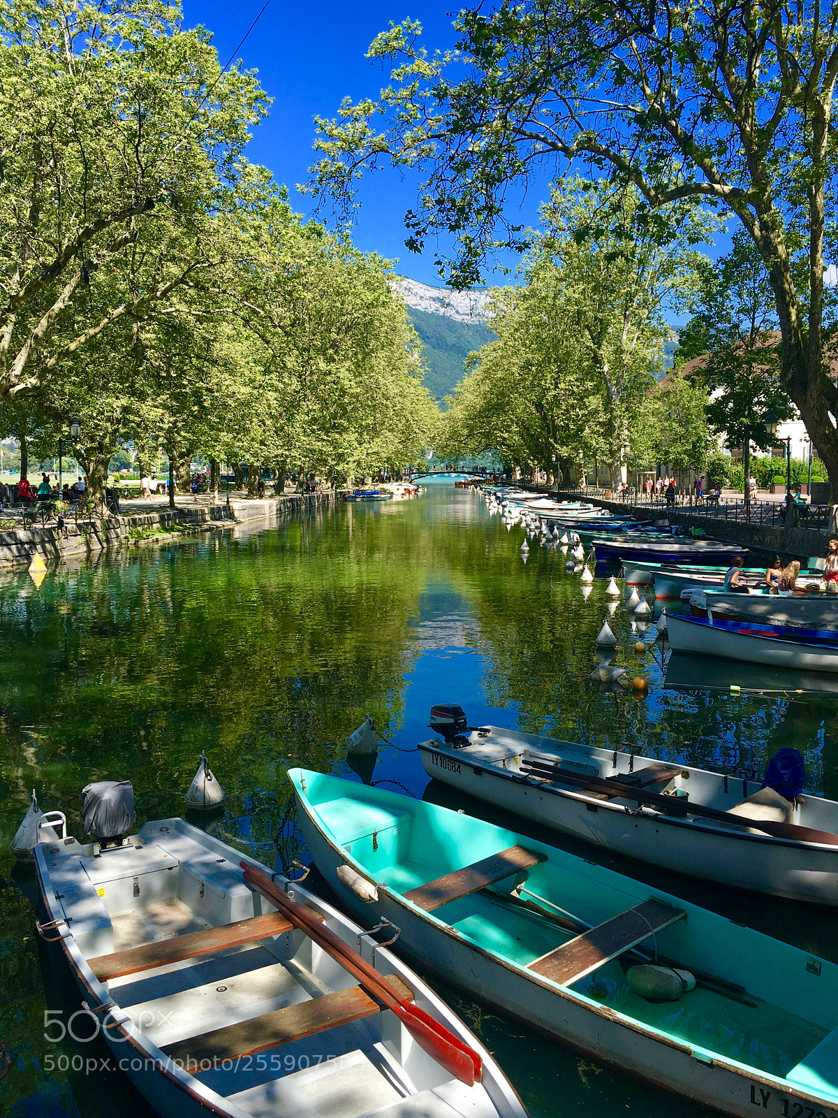 Apple iPhone 6s sample photo. Annecy boats photography