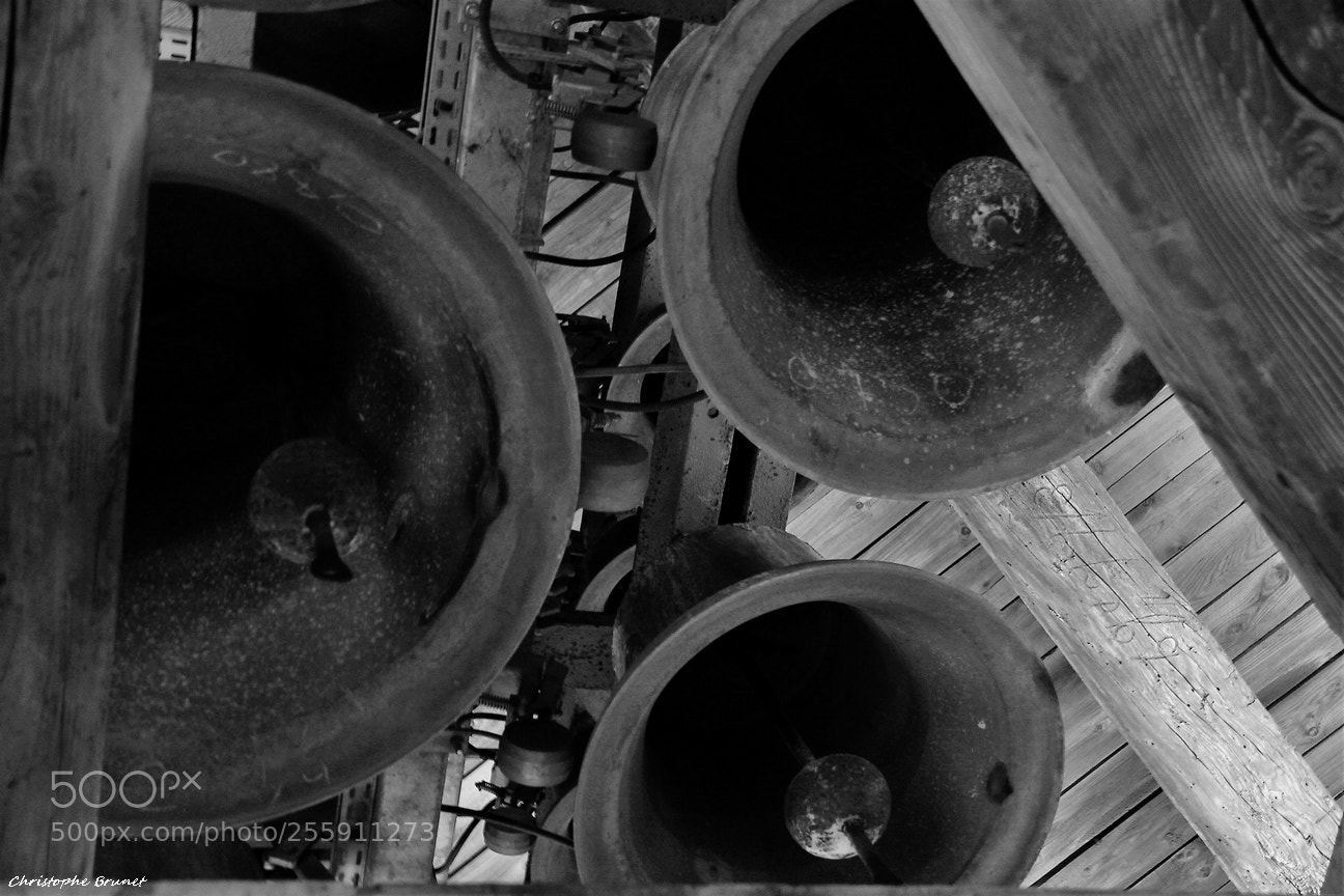 Canon EOS 600D (Rebel EOS T3i / EOS Kiss X5) sample photo. Cloches de la basilique photography
