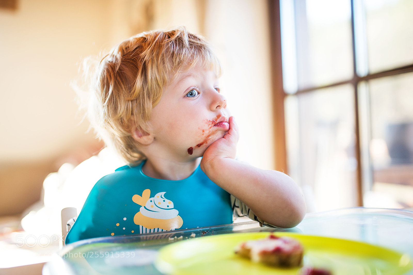 Nikon D4S sample photo. A toddler boy eating photography