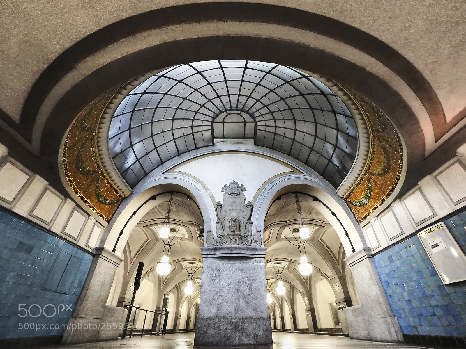 Olympus OM-D E-M1 Mark II sample photo. Heidelberg platz u-bahn berlin photography