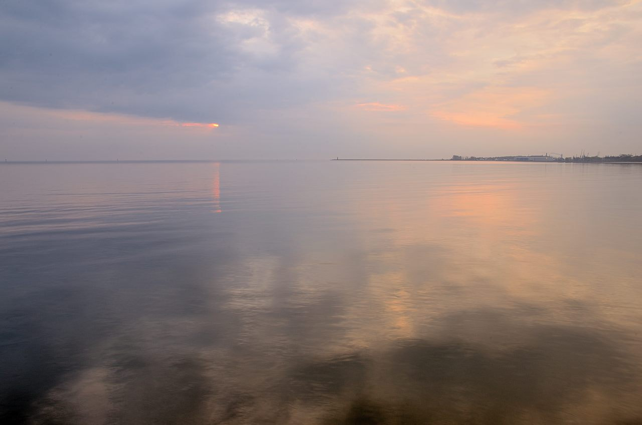 Sigma 17-50mm F2.8 EX DC OS HSM sample photo. Shy sunrise photography