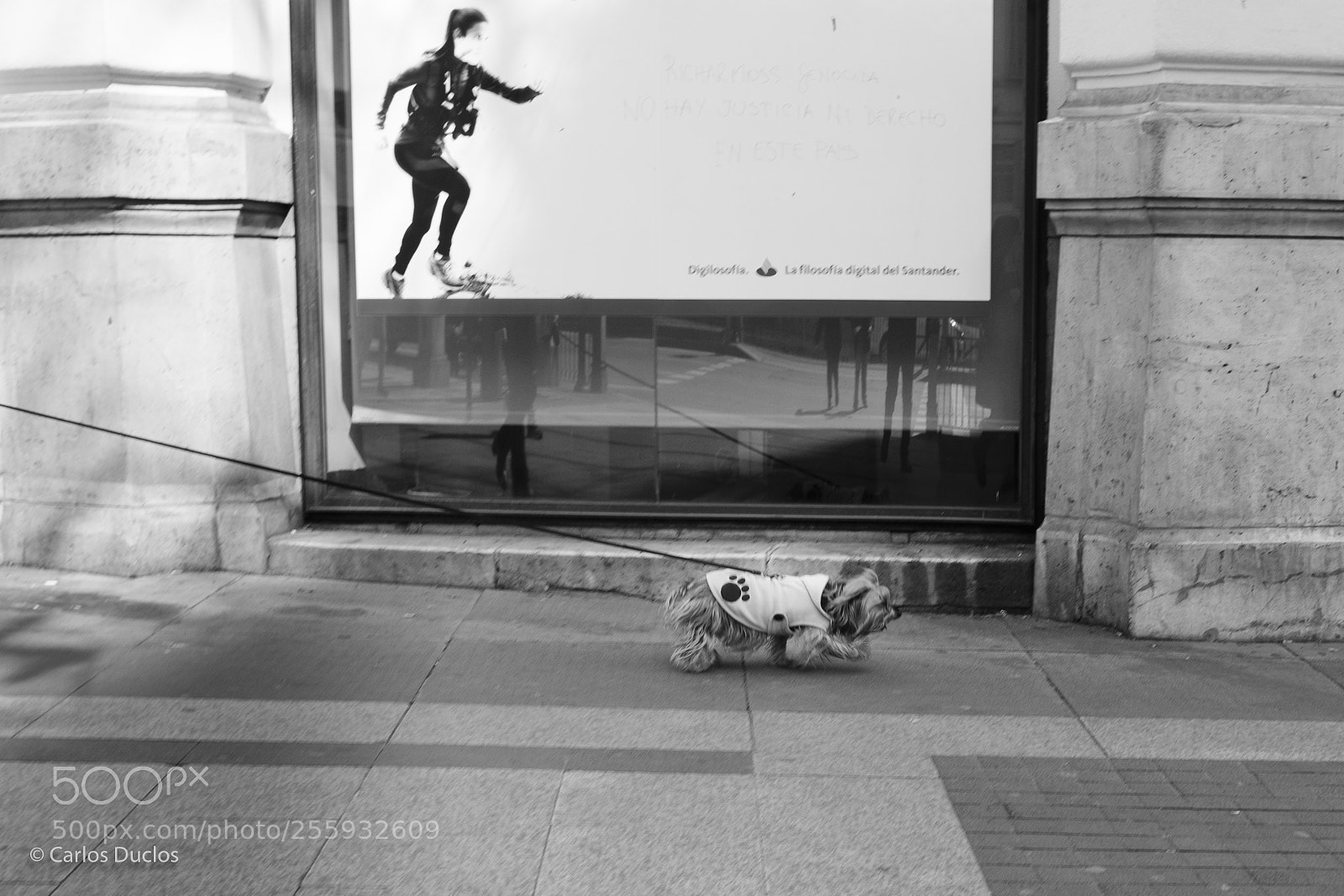 Fujifilm X100F sample photo. Madrid streetphoto photography