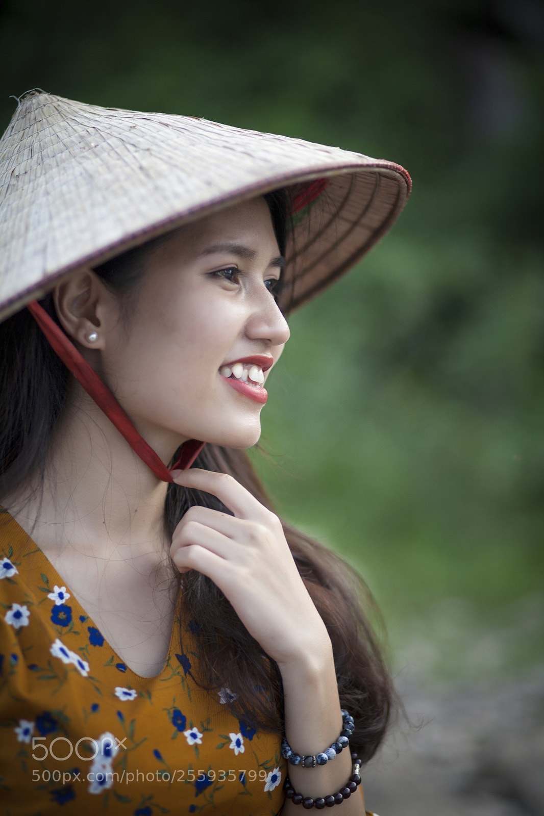 Canon EOS 5D Mark II sample photo. Smile photography