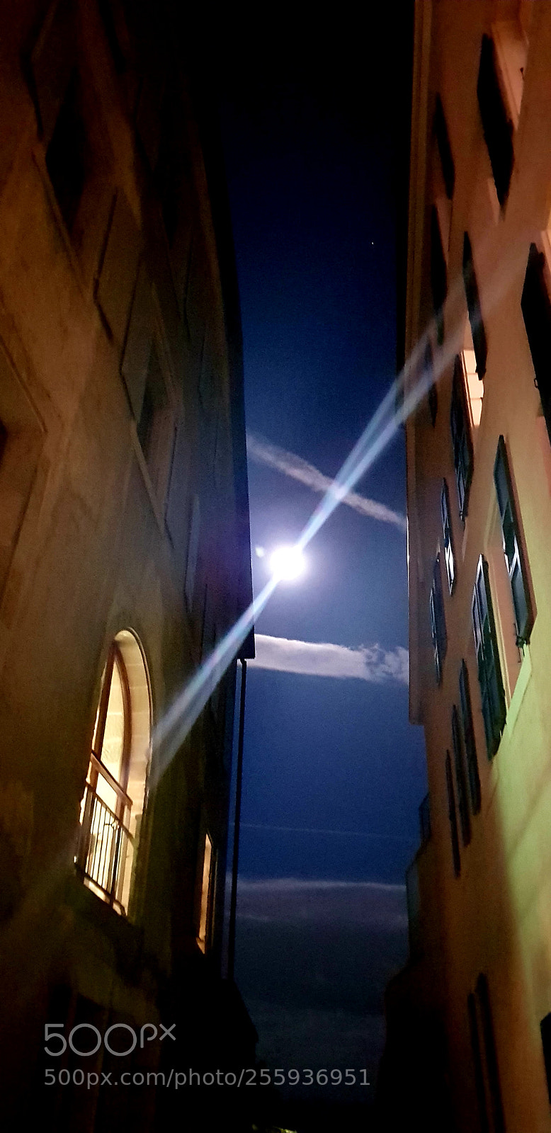 Samsung Galaxy S8 sample photo. Moon street in rolle photography
