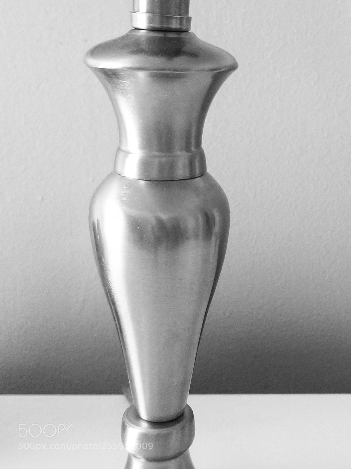 Samsung Galaxy S8+ sample photo. Silver_lamp_bw photography