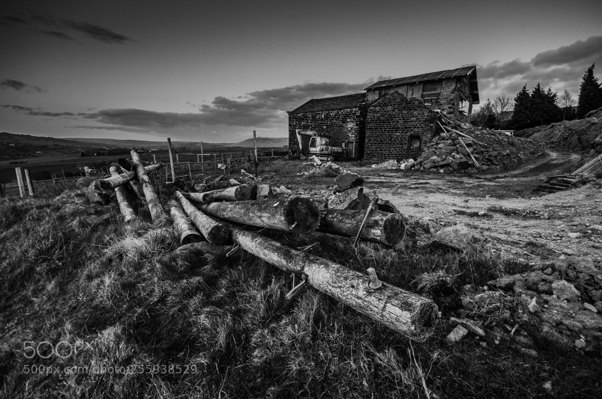 Nikon D7000 sample photo. Derelict farm photography