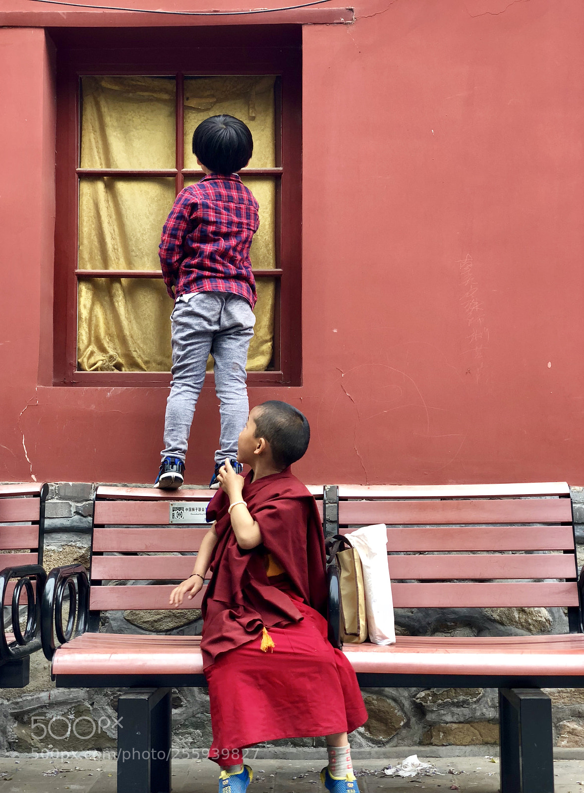 Apple iPhone X sample photo. Childhood，meeting photography