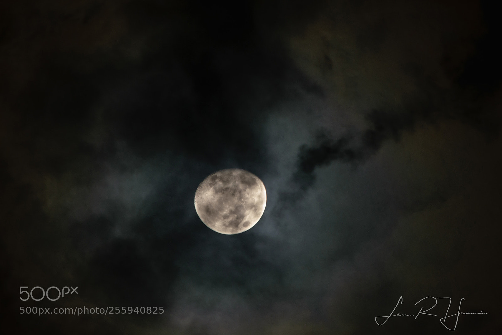 Nikon D5300 sample photo. Luna con nubes photography
