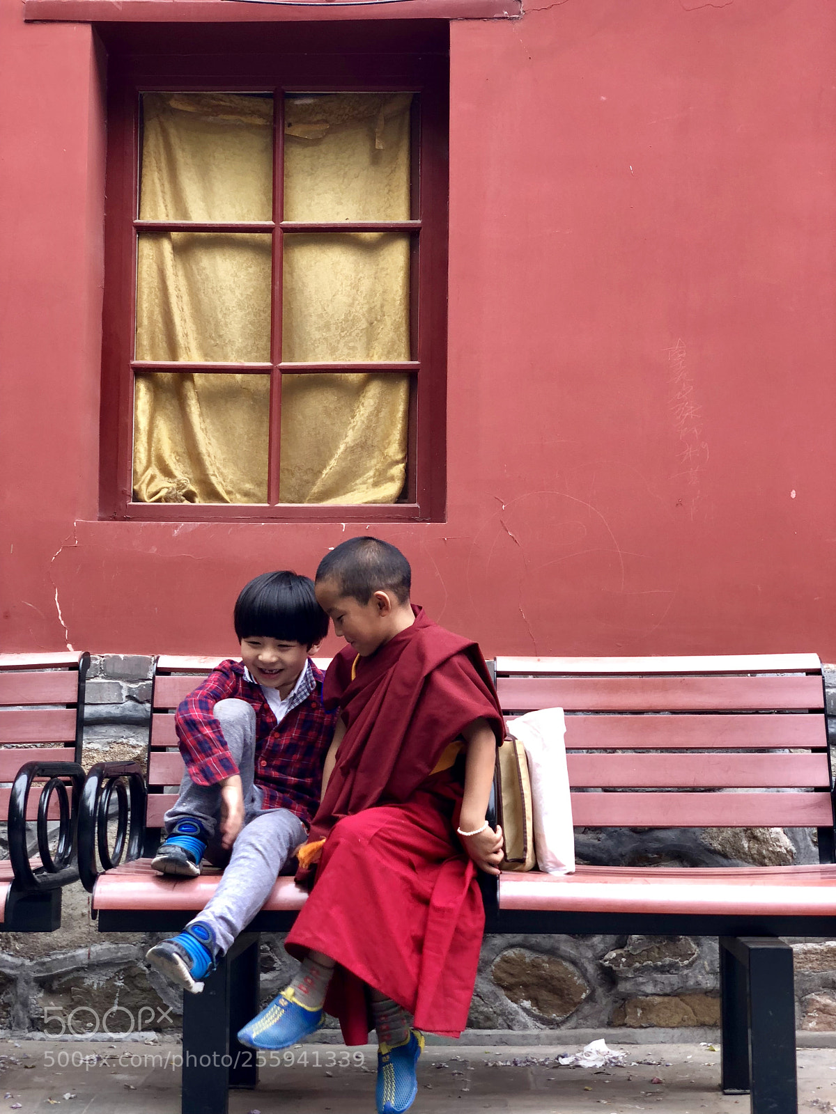 Apple iPhone X sample photo. Childhood，meeting photography