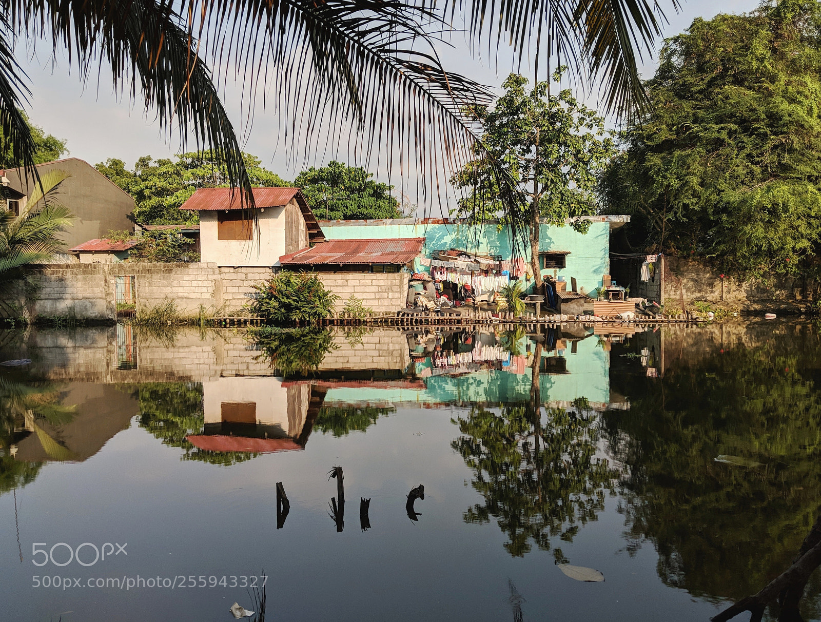 Google Pixel 2 sample photo. House on the water photography