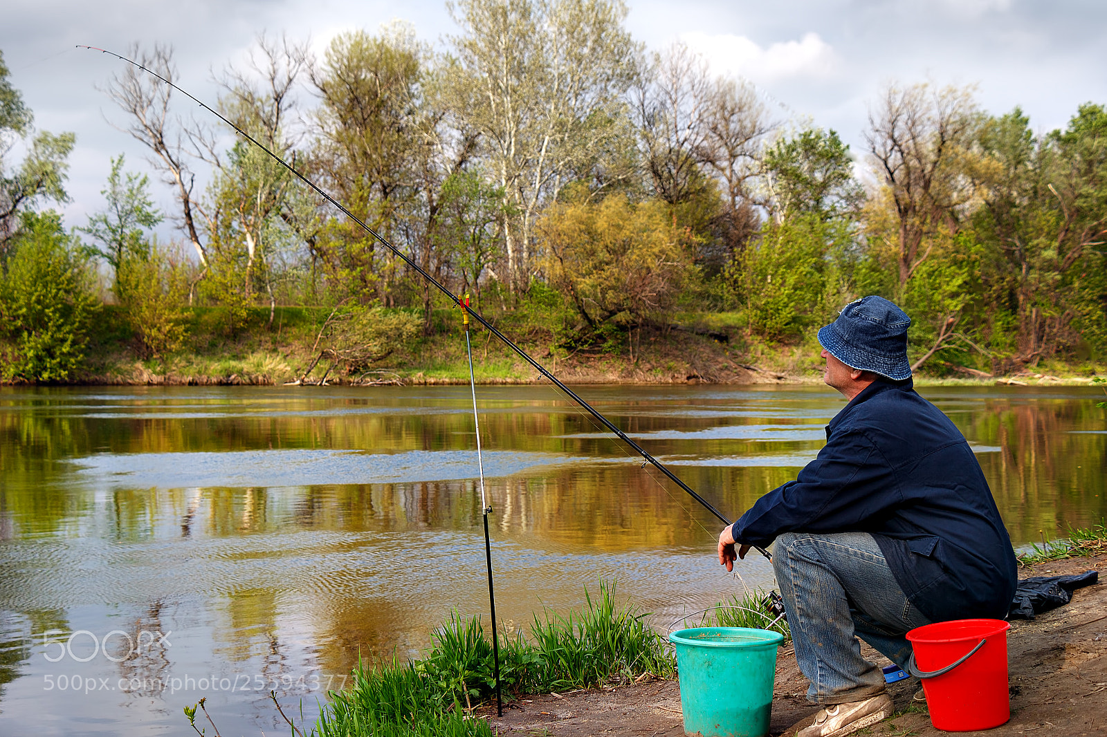 Canon EOS 700D (EOS Rebel T5i / EOS Kiss X7i) sample photo. The fisherman is fishing photography