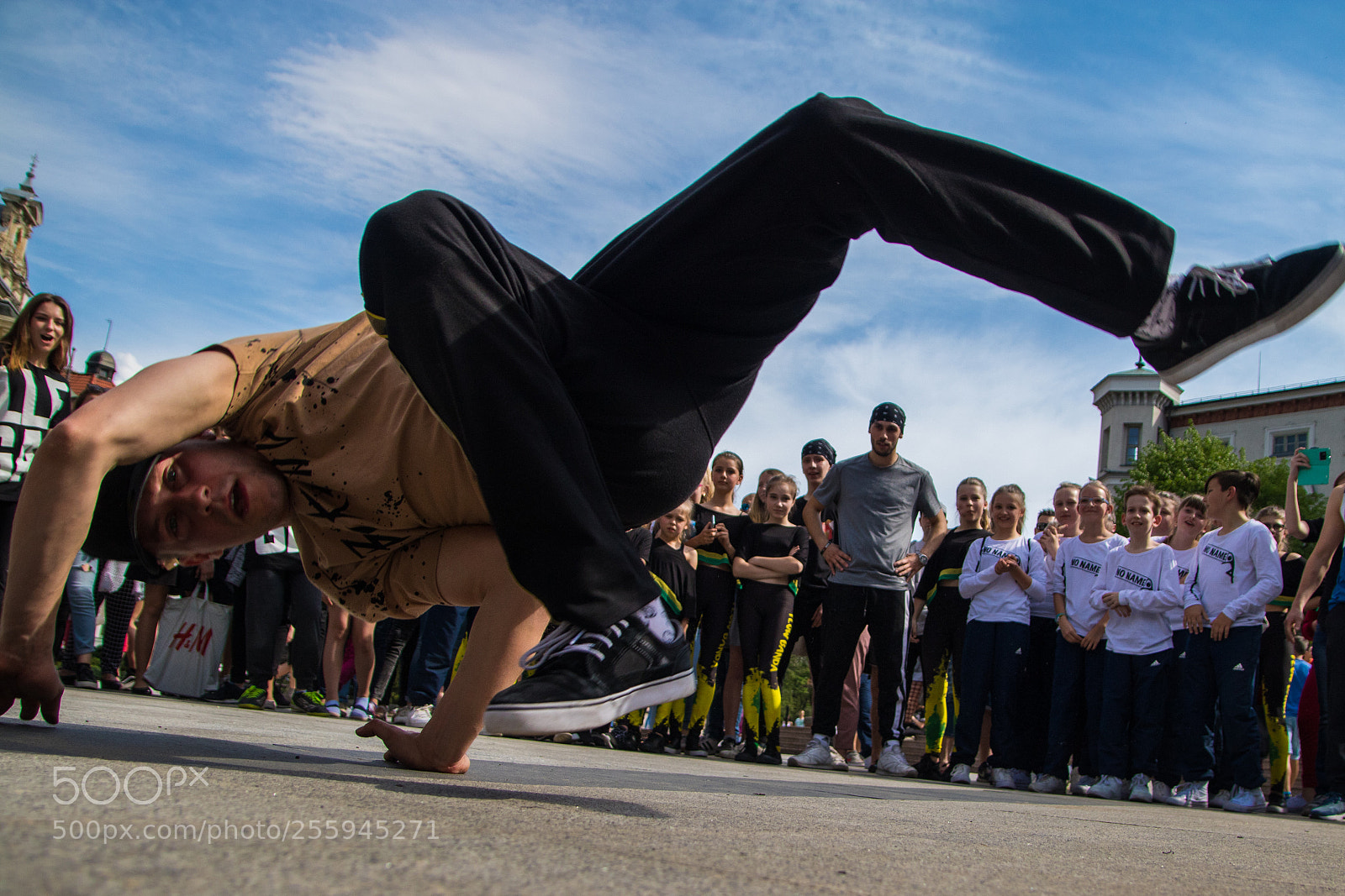 Canon EOS 750D (EOS Rebel T6i / EOS Kiss X8i) sample photo. Breakdance photography