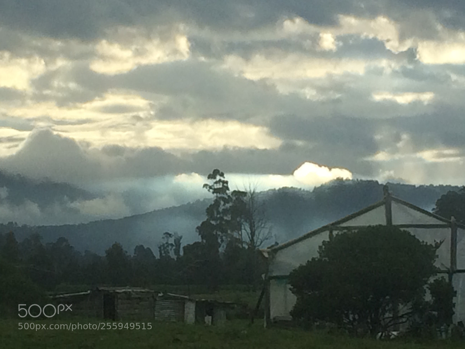 Apple iPhone 5s sample photo. Ligth into the clouds photography