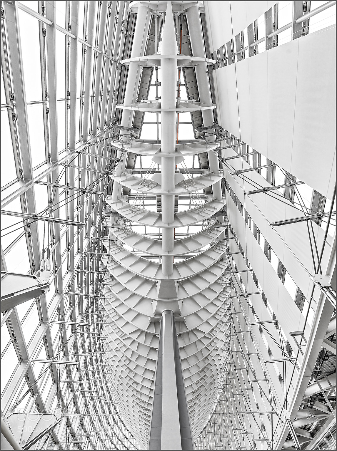 Canon EOS 5D Mark IV sample photo. The tokyo international forum_2 photography