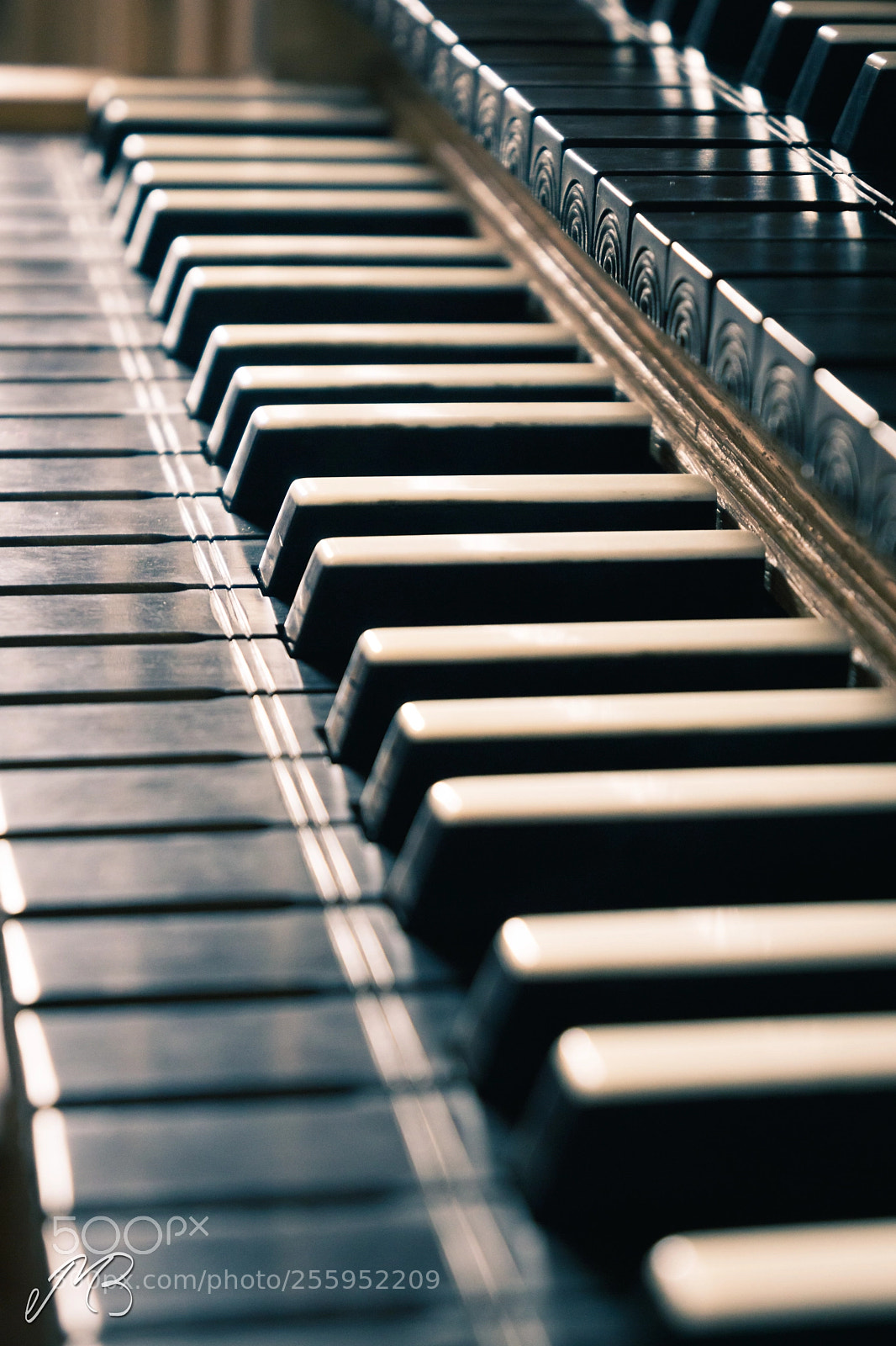 Sony a5100 sample photo. Pipe organ keydesk photography