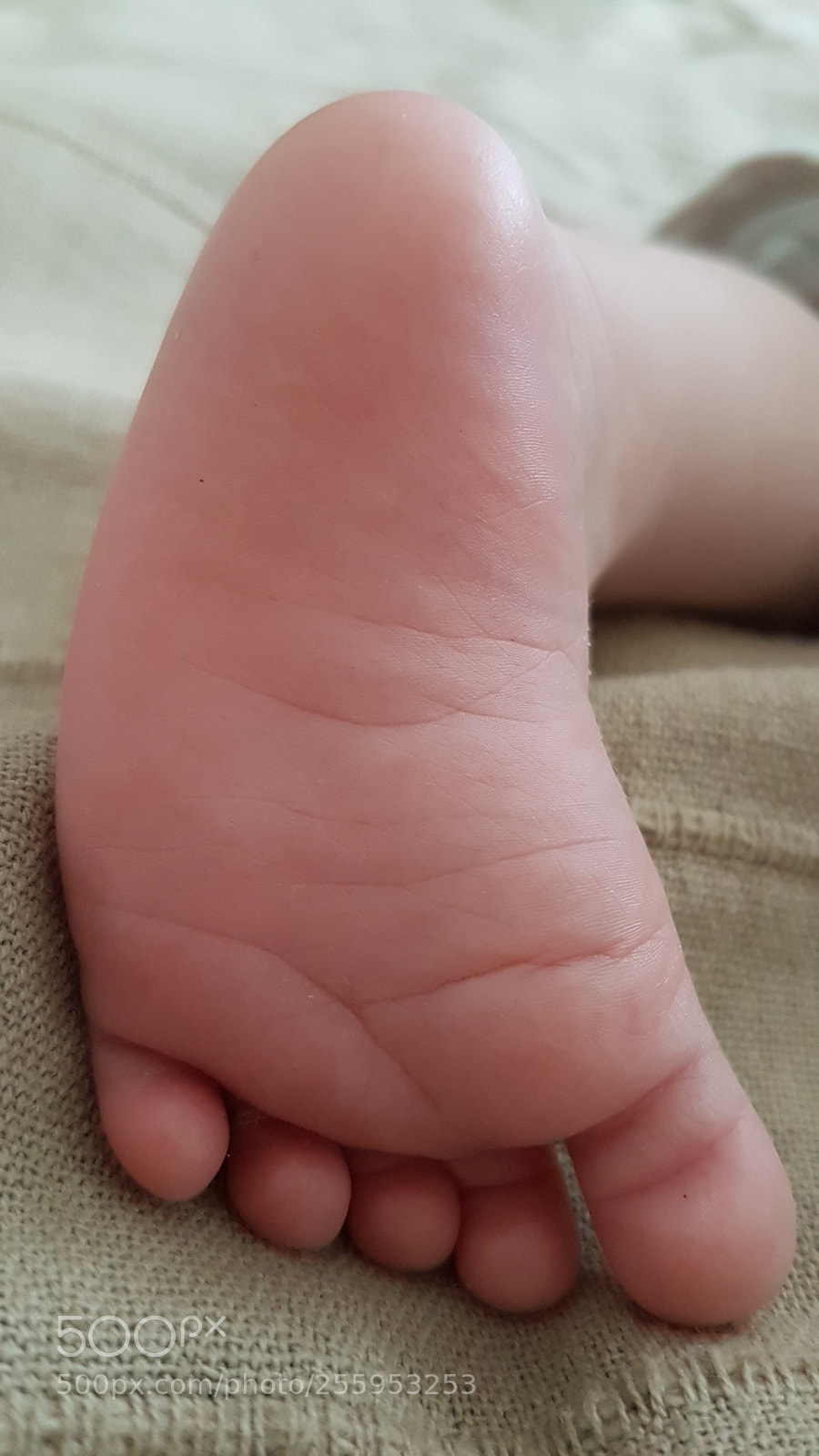 Samsung Galaxy S7 sample photo. Baby foot photography