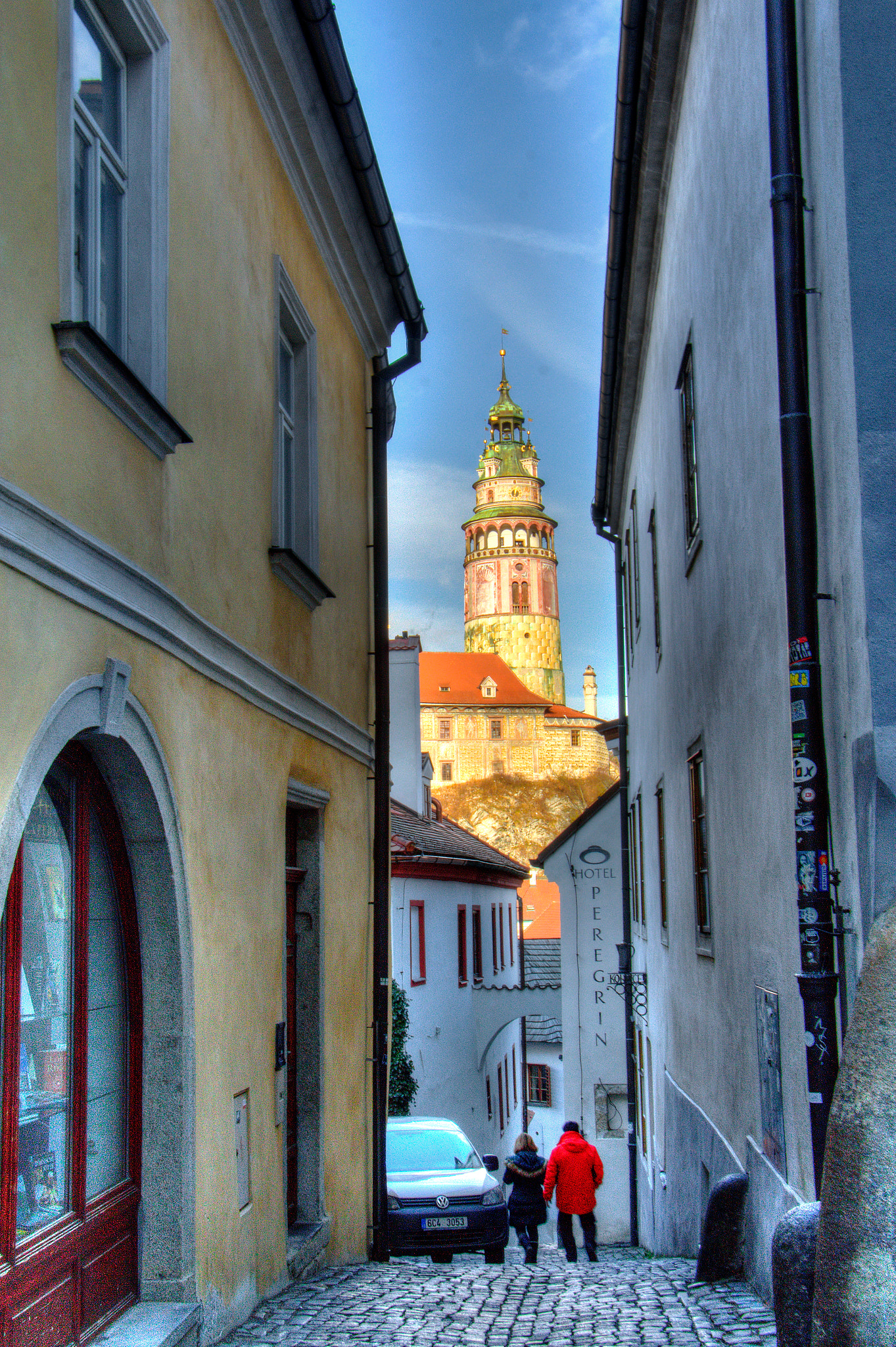 Canon EOS 700D (EOS Rebel T5i / EOS Kiss X7i) sample photo. Couple walking in Český krumlov photography
