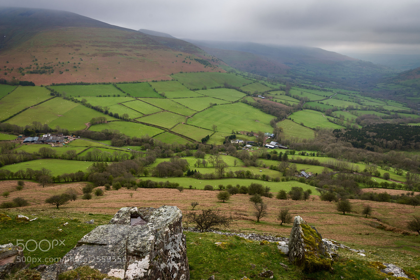 Nikon D7200 sample photo. Looking towards tretower photography