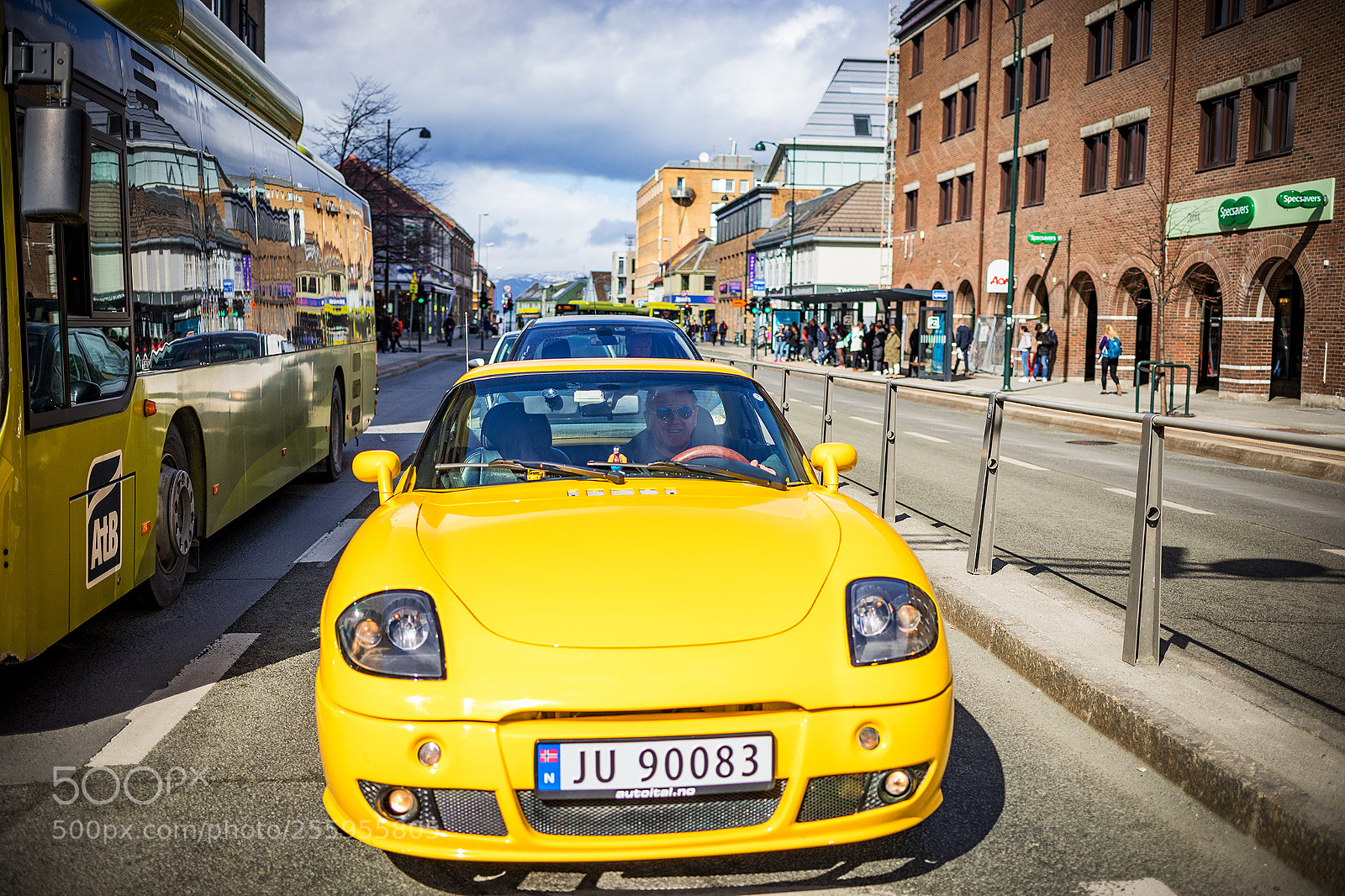Canon EOS 5D Mark IV sample photo. Driving around photography