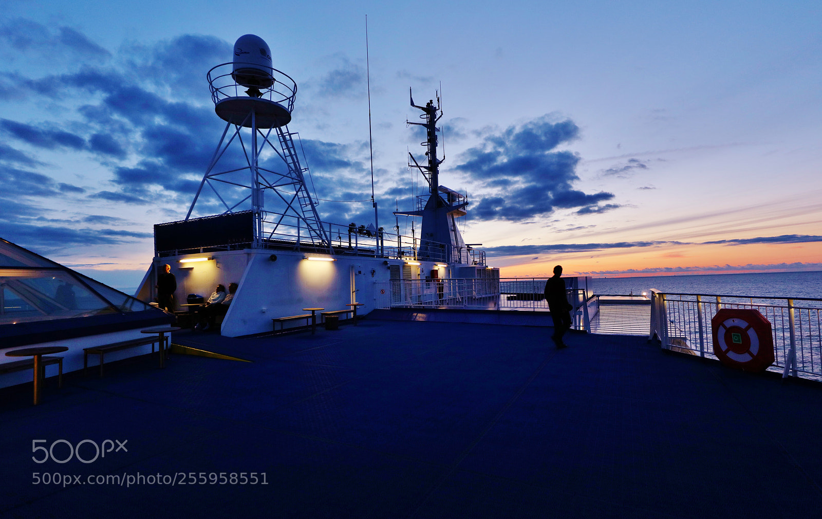 Canon EOS 5DS R sample photo. Sunset on the cruise photography