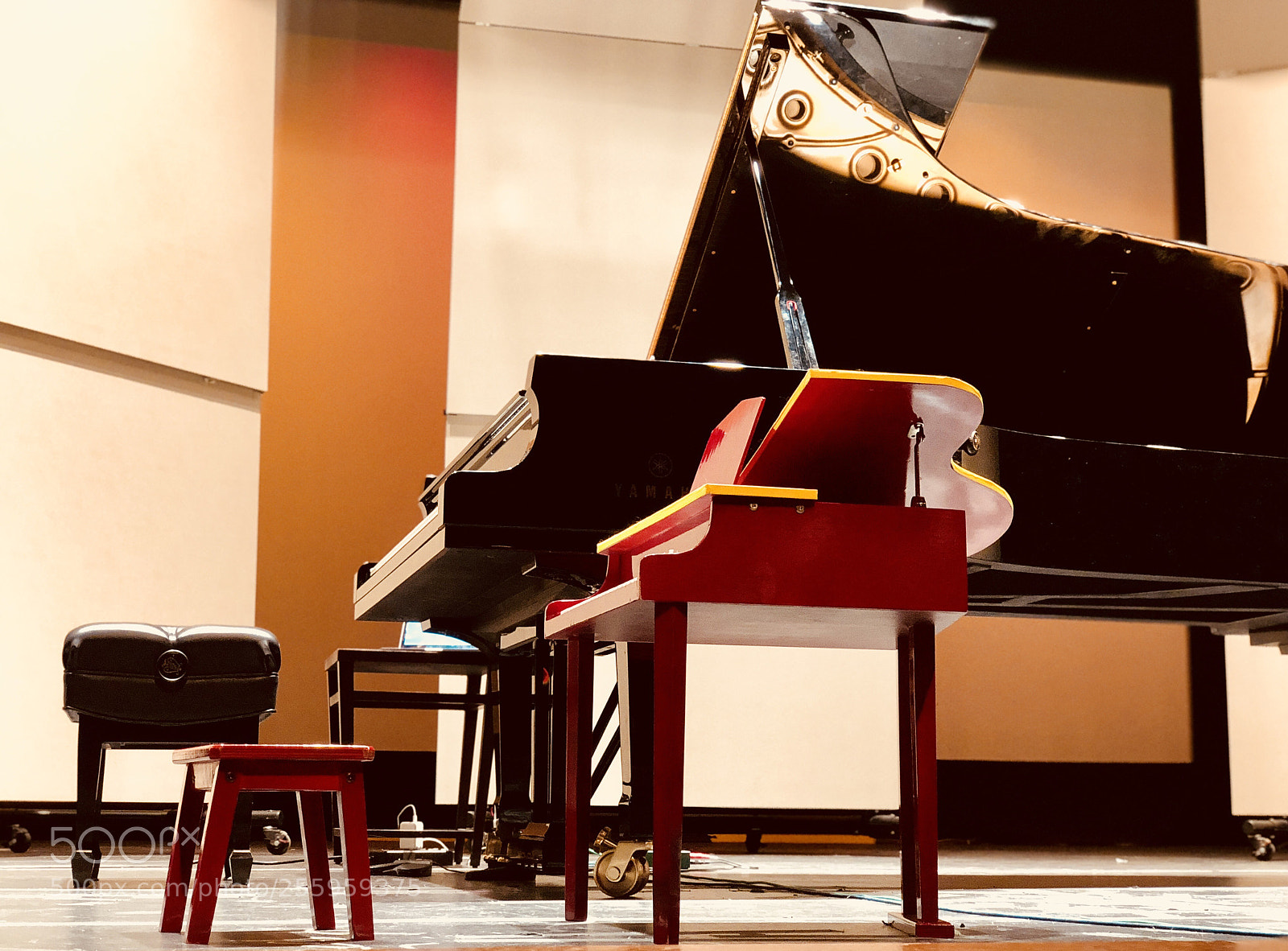 Apple iPhone X sample photo. Toy piano play mozart photography