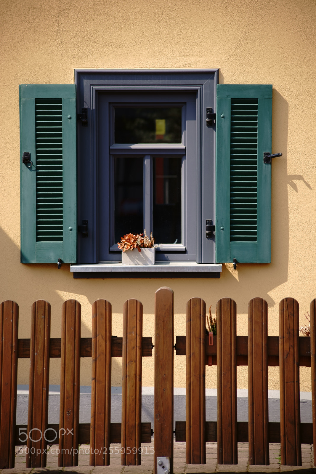 Sony a7 II sample photo. Residential house with nostalgic photography