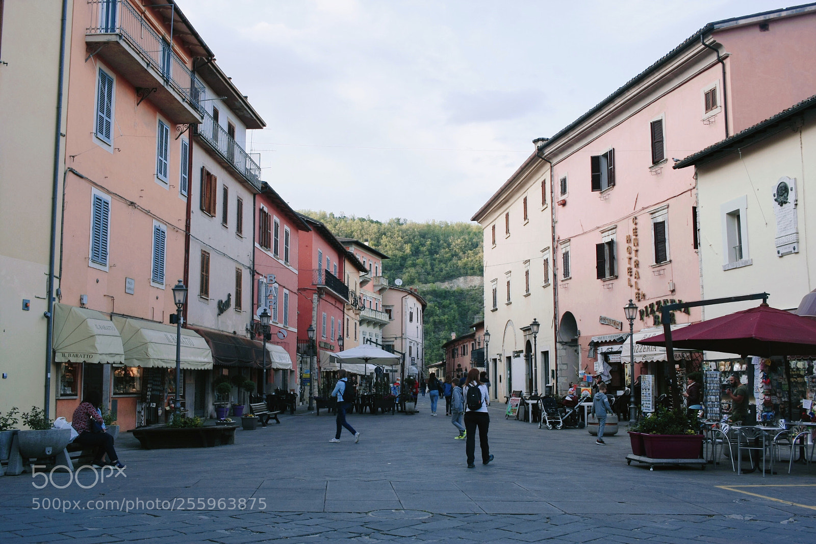 Canon EOS 40D sample photo. Cascia - centro storico photography