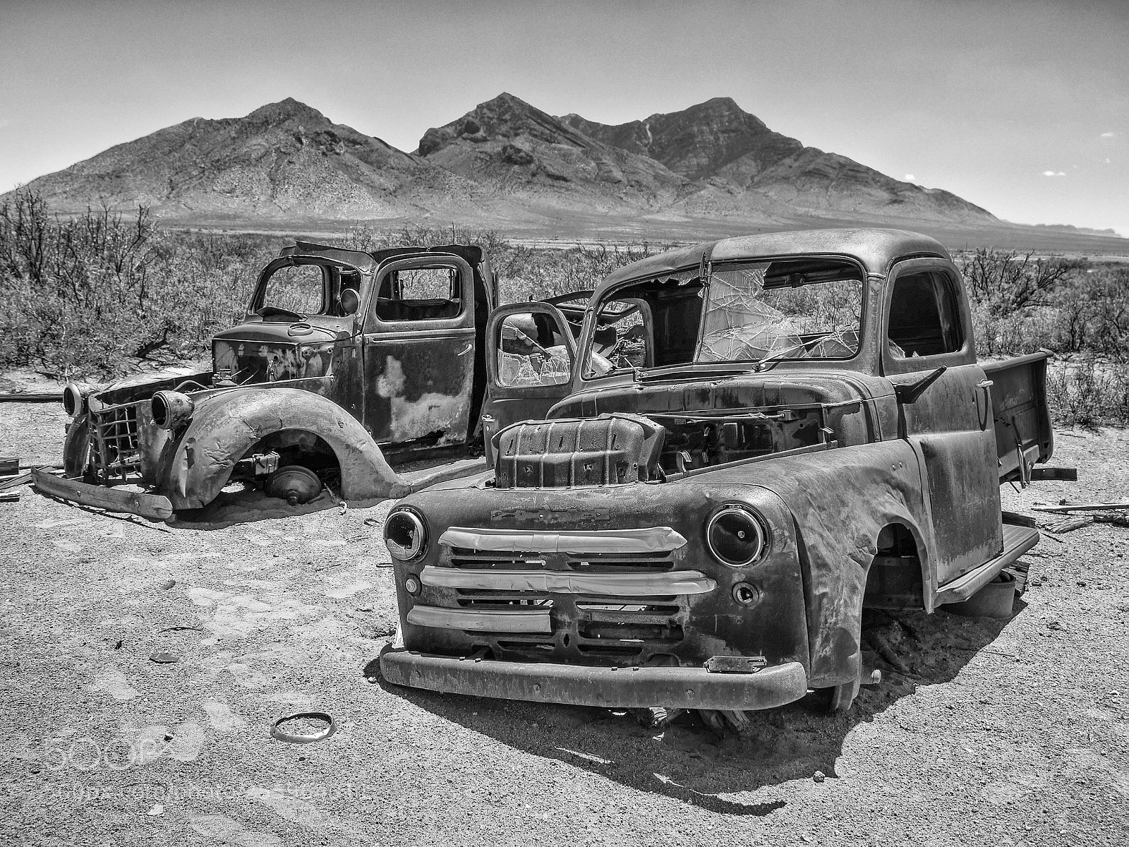 Panasonic Lumix DMC-GH4 sample photo. Two abandoned trucks in photography