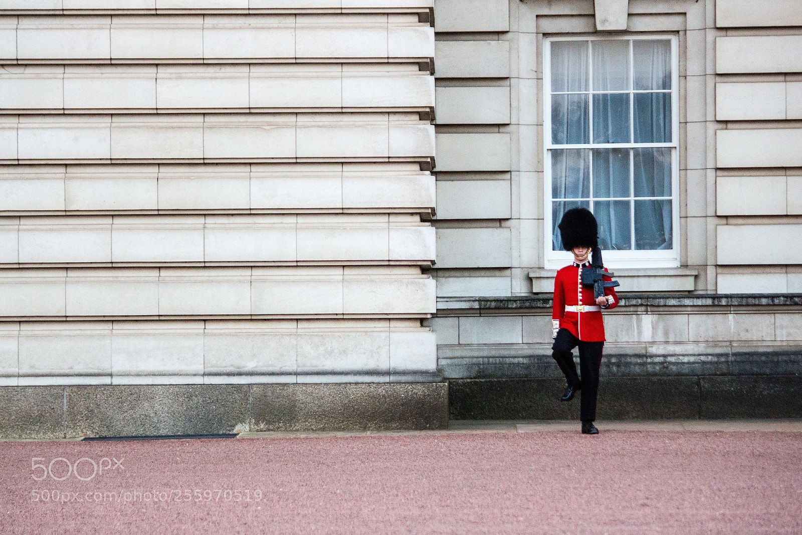 Canon EOS 700D (EOS Rebel T5i / EOS Kiss X7i) sample photo. Queen's guard photography