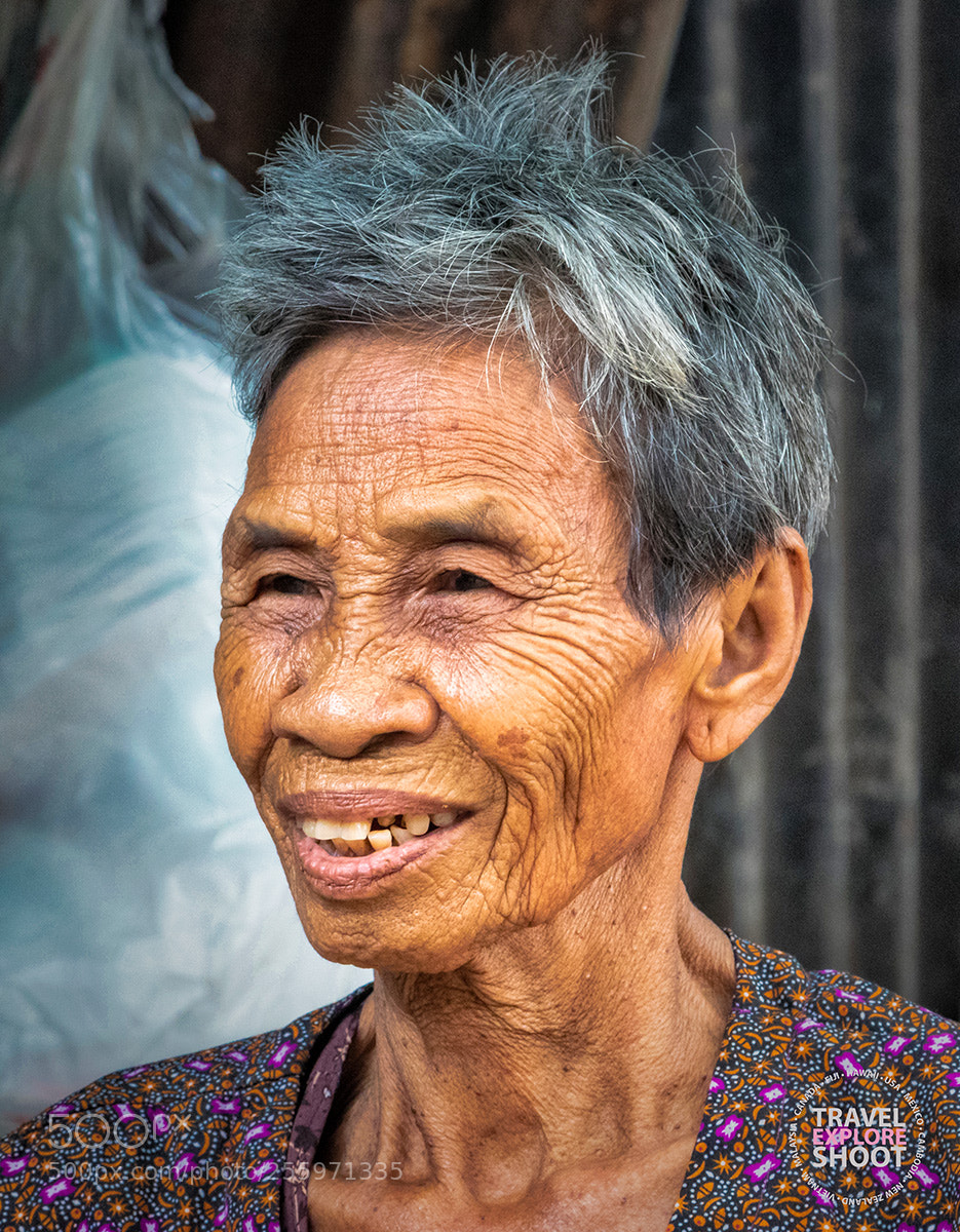 Canon EOS 80D sample photo. Old woman in cambodian photography