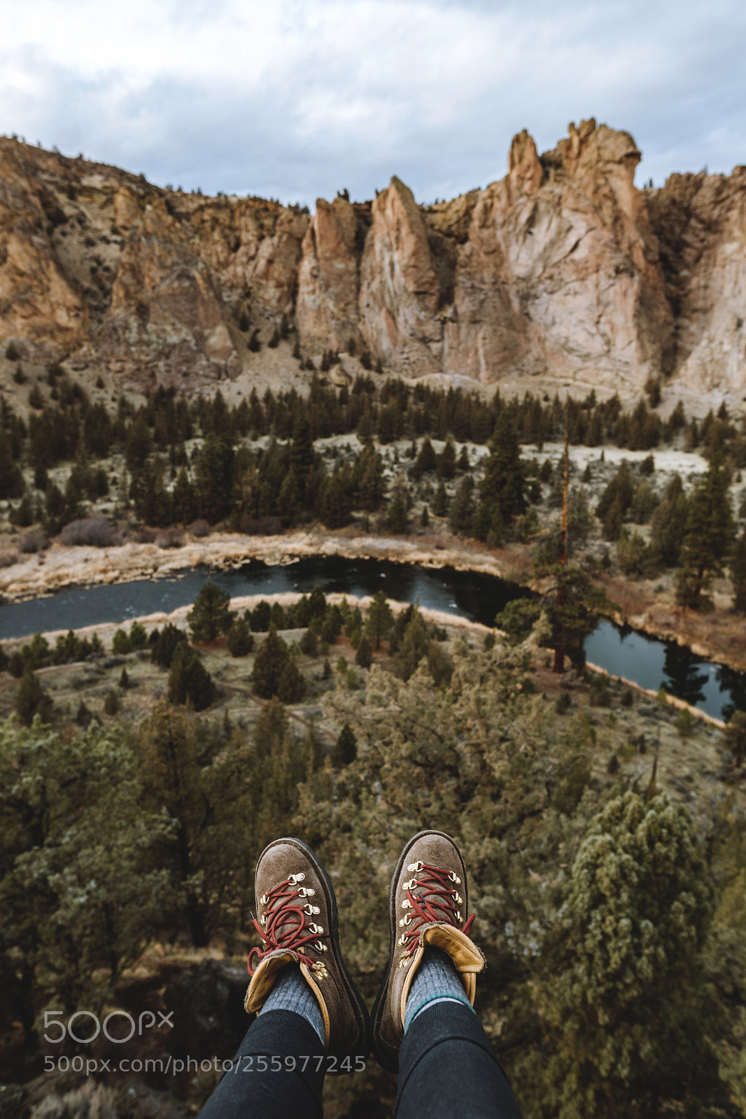 Canon EOS 5D Mark IV sample photo. On the edge.  photography