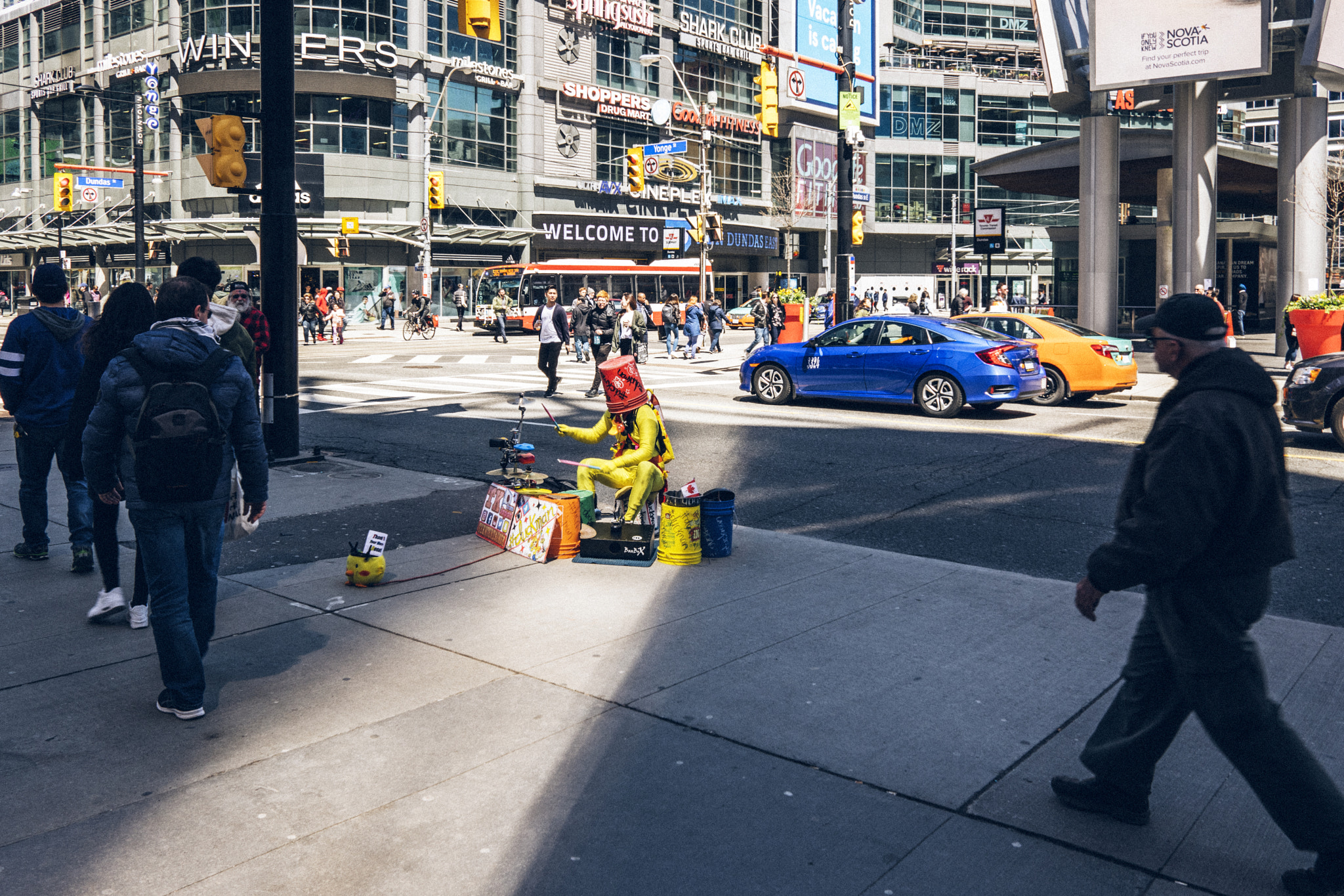 Leica CL sample photo. Bucket head photography