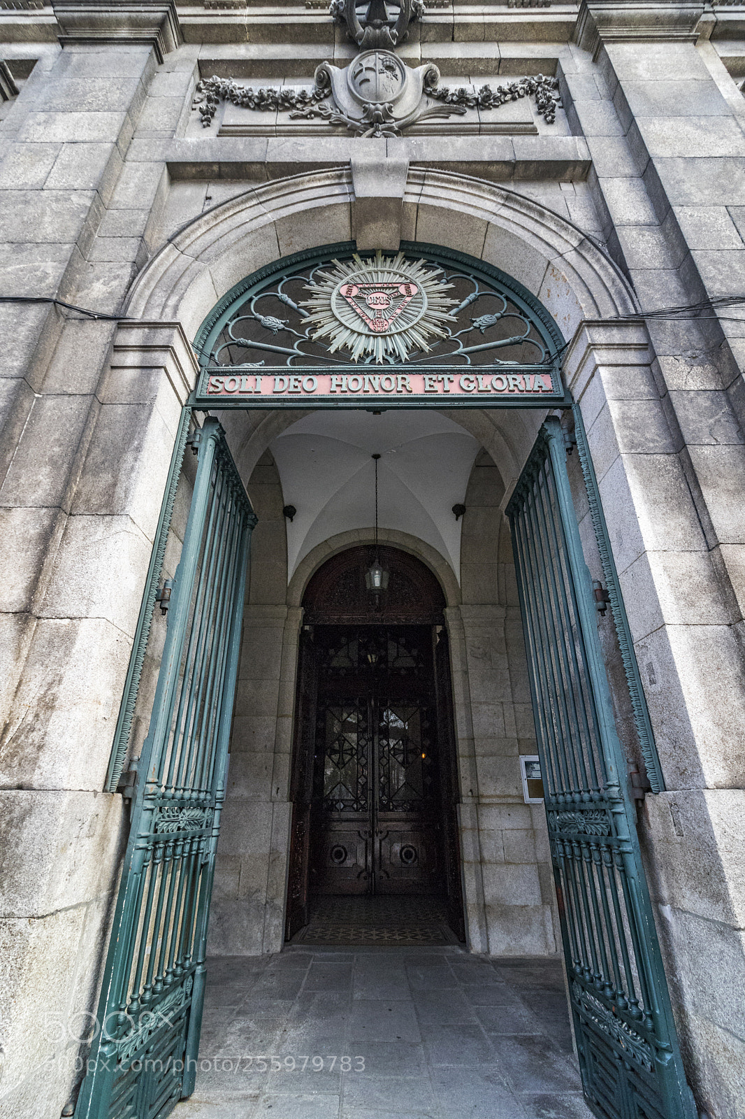 Canon EOS 80D sample photo. The door photography