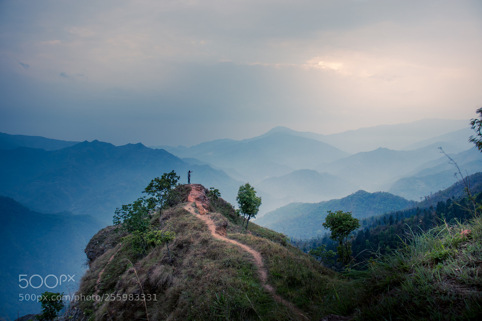 Canon EOS 200D (EOS Rebel SL2 / EOS Kiss X9) sample photo. Those misty mountains photography