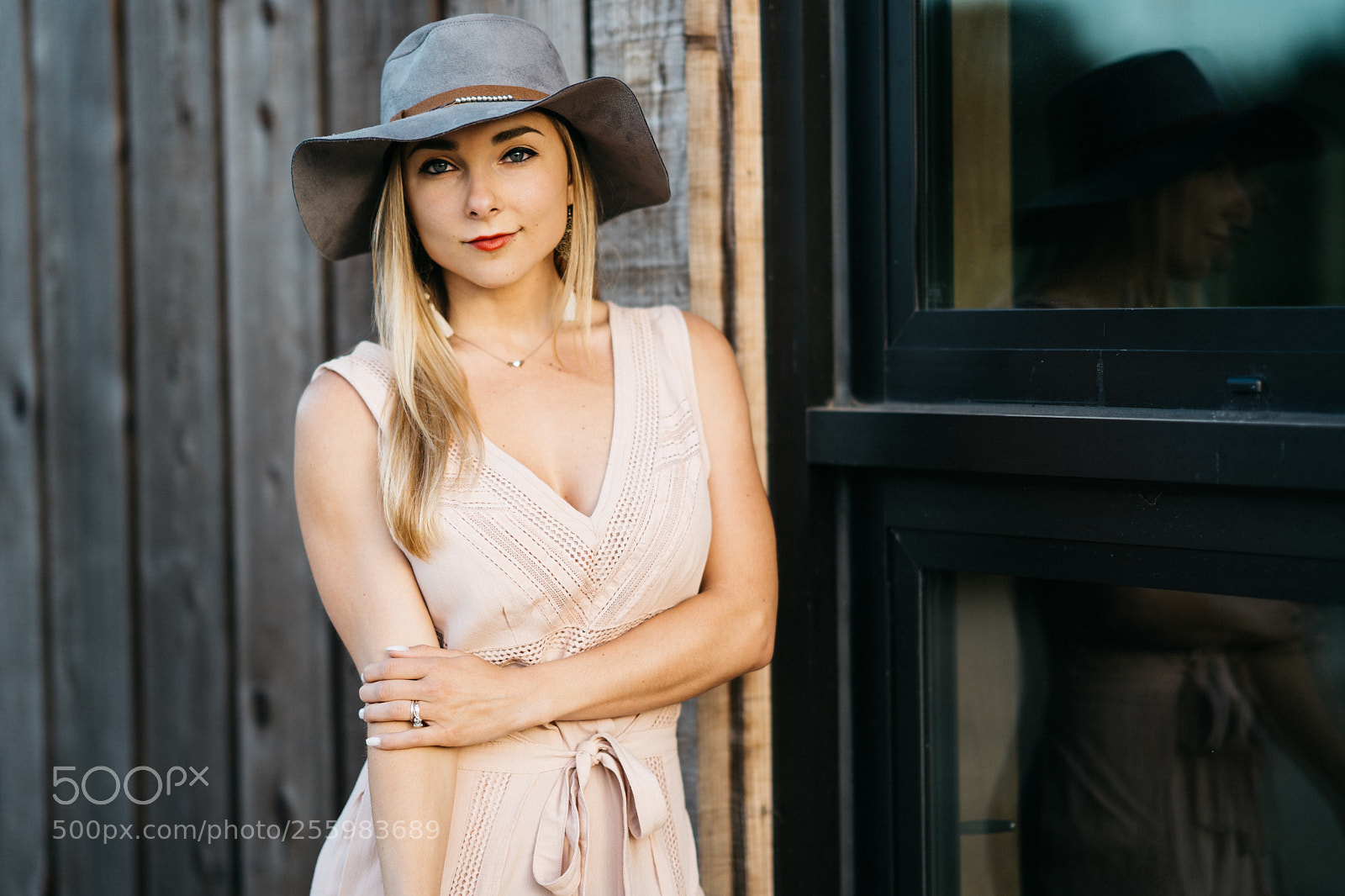 Sony a7 III sample photo. Natalia barn close up photography