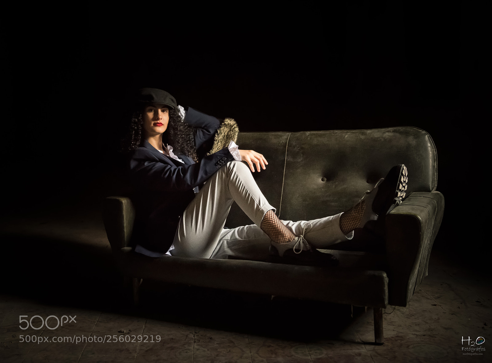 Nikon D810 sample photo. Sometimes we must look photography