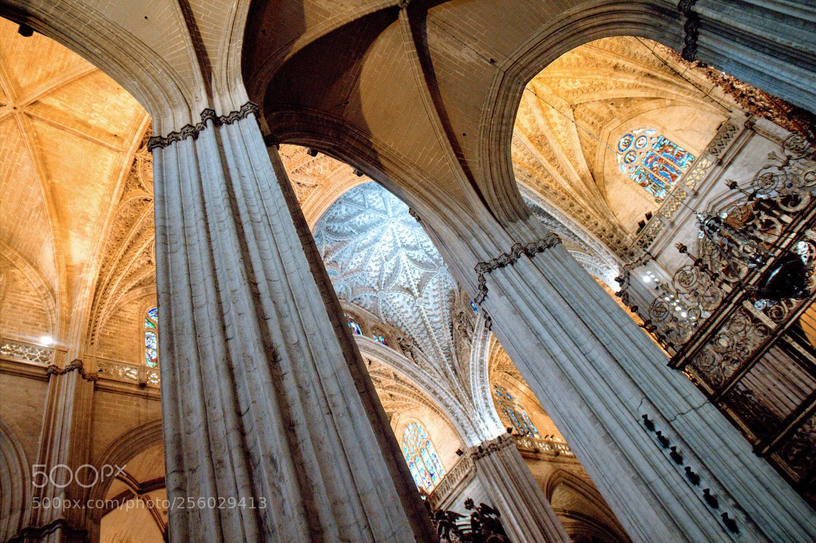 Canon EOS 600D (Rebel EOS T3i / EOS Kiss X5) sample photo. Sevilla cathedral  photography