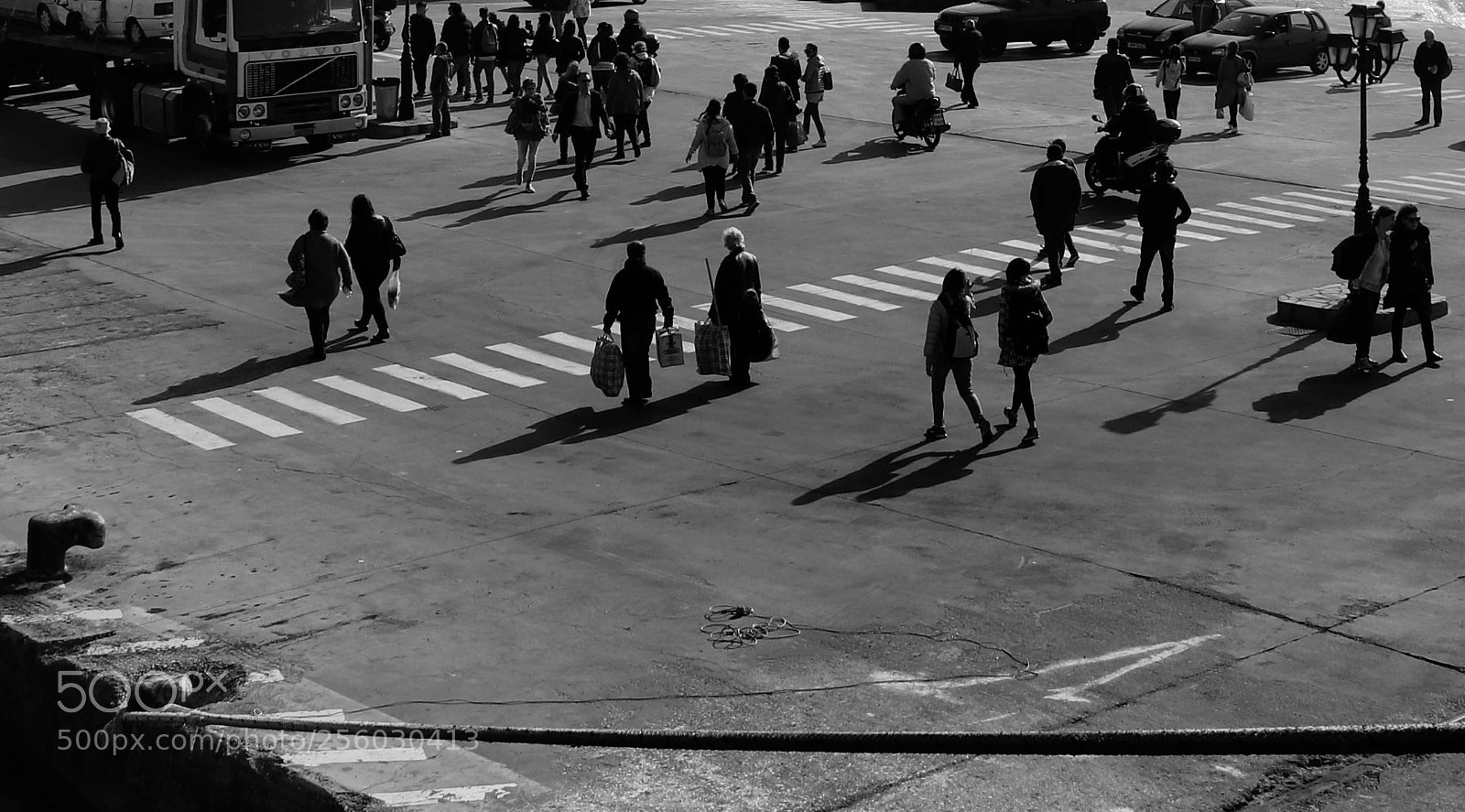 Canon EOS 200D (EOS Rebel SL2 / EOS Kiss X9) sample photo. Disembarking time photography