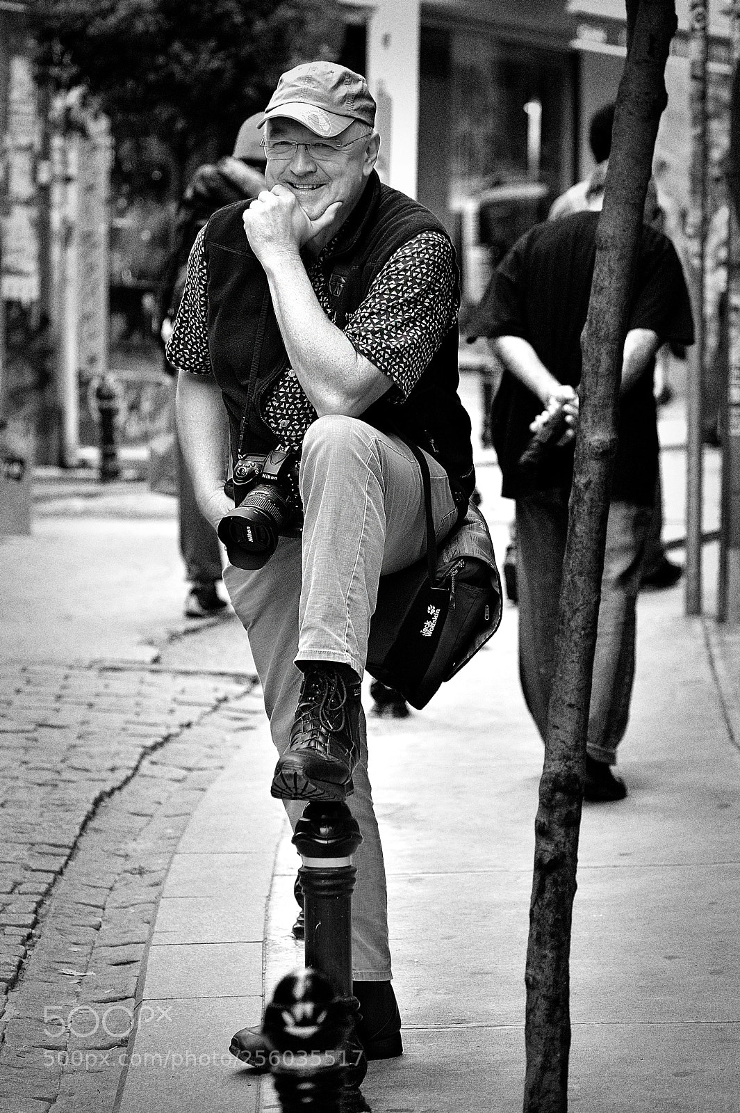 Nikon D3 sample photo. The photographer who laughed photography