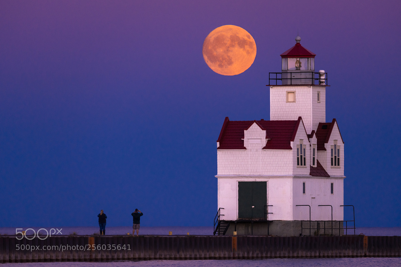 Sony a7R II sample photo. Kewaunee moonrise photography