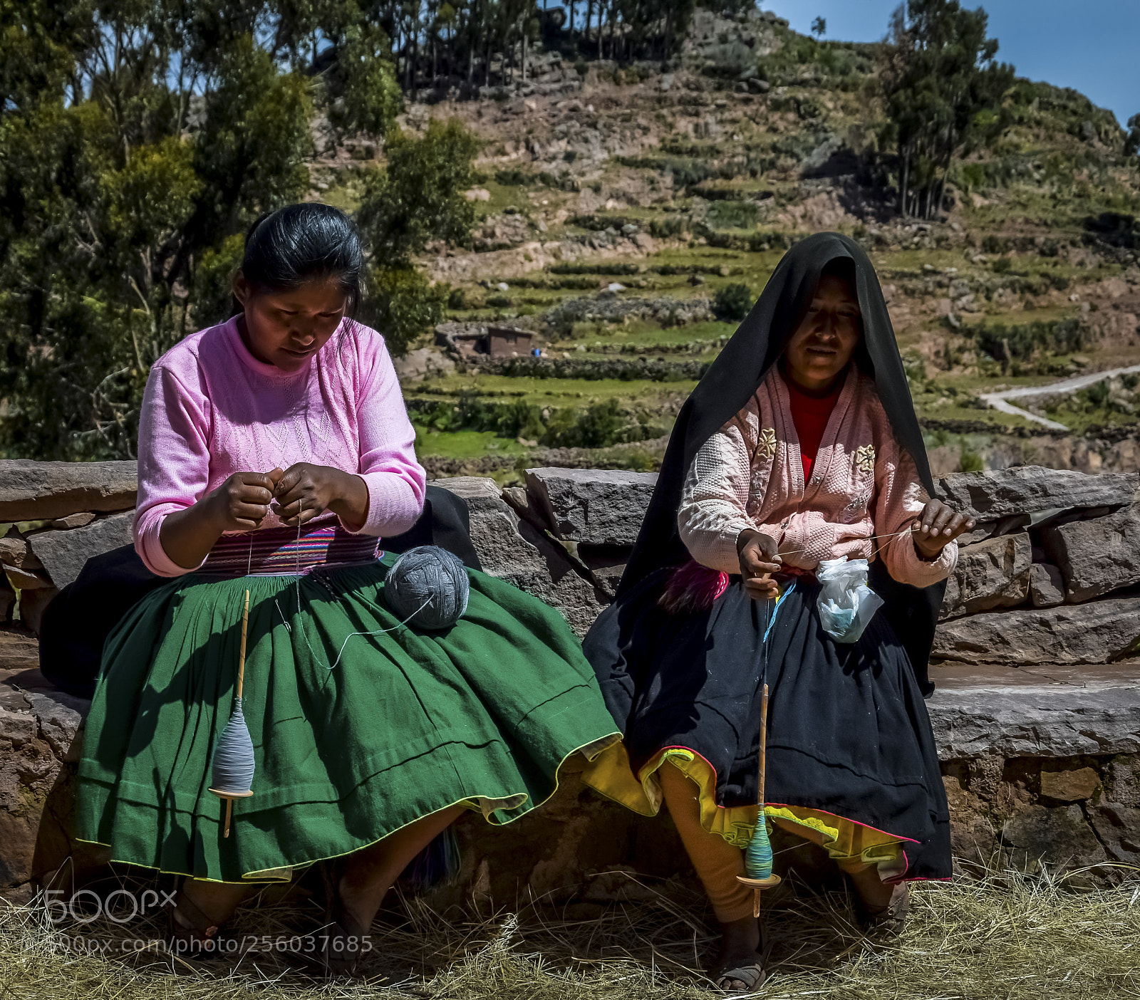 Nikon D5300 sample photo. Women weaving, titicaca photography