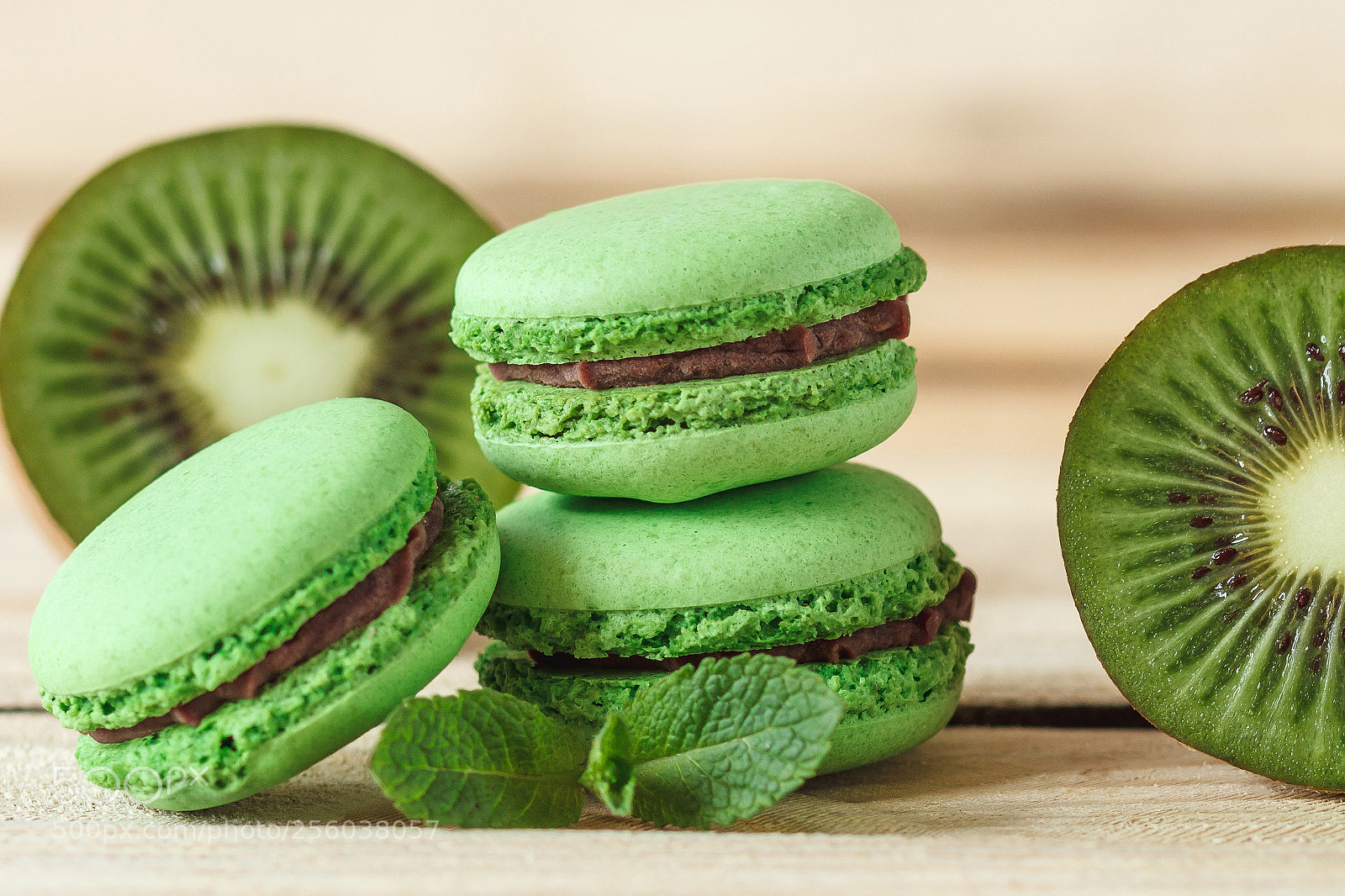 Canon EOS 600D (Rebel EOS T3i / EOS Kiss X5) sample photo. Green french macarons with photography